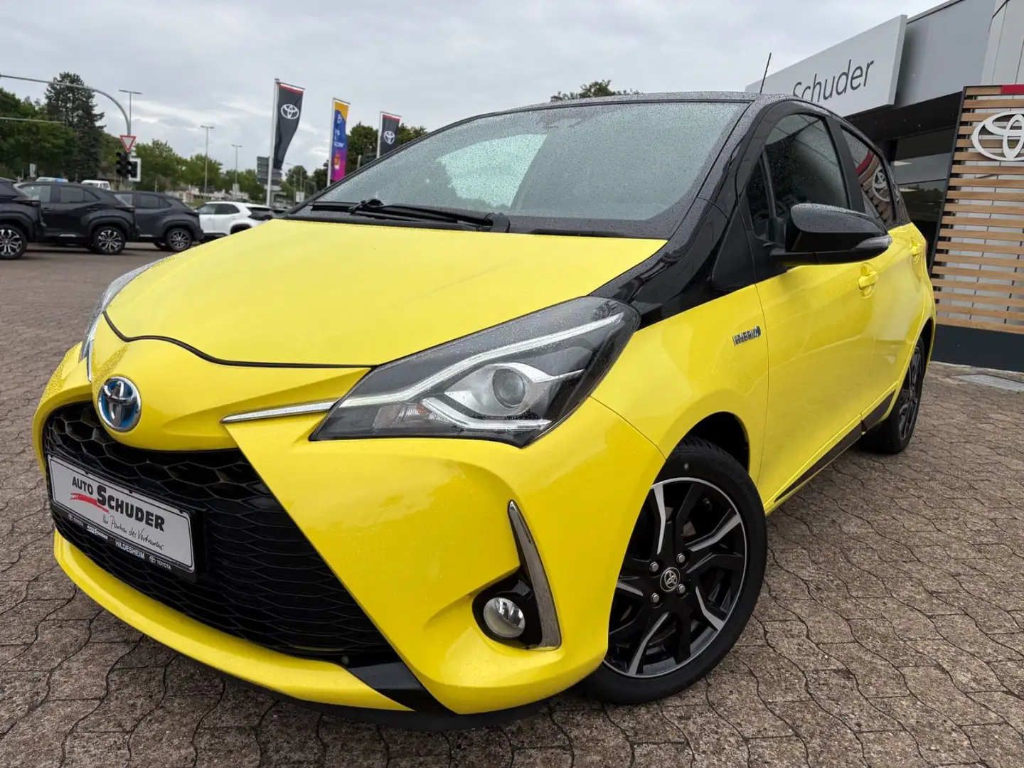 Toyota Yaris Hybrid Energy **PANORAMA** Gelb - 1