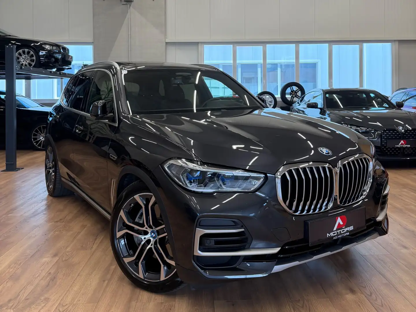 BMW X5 xDrive45e PHEV Aut. Grau - 2