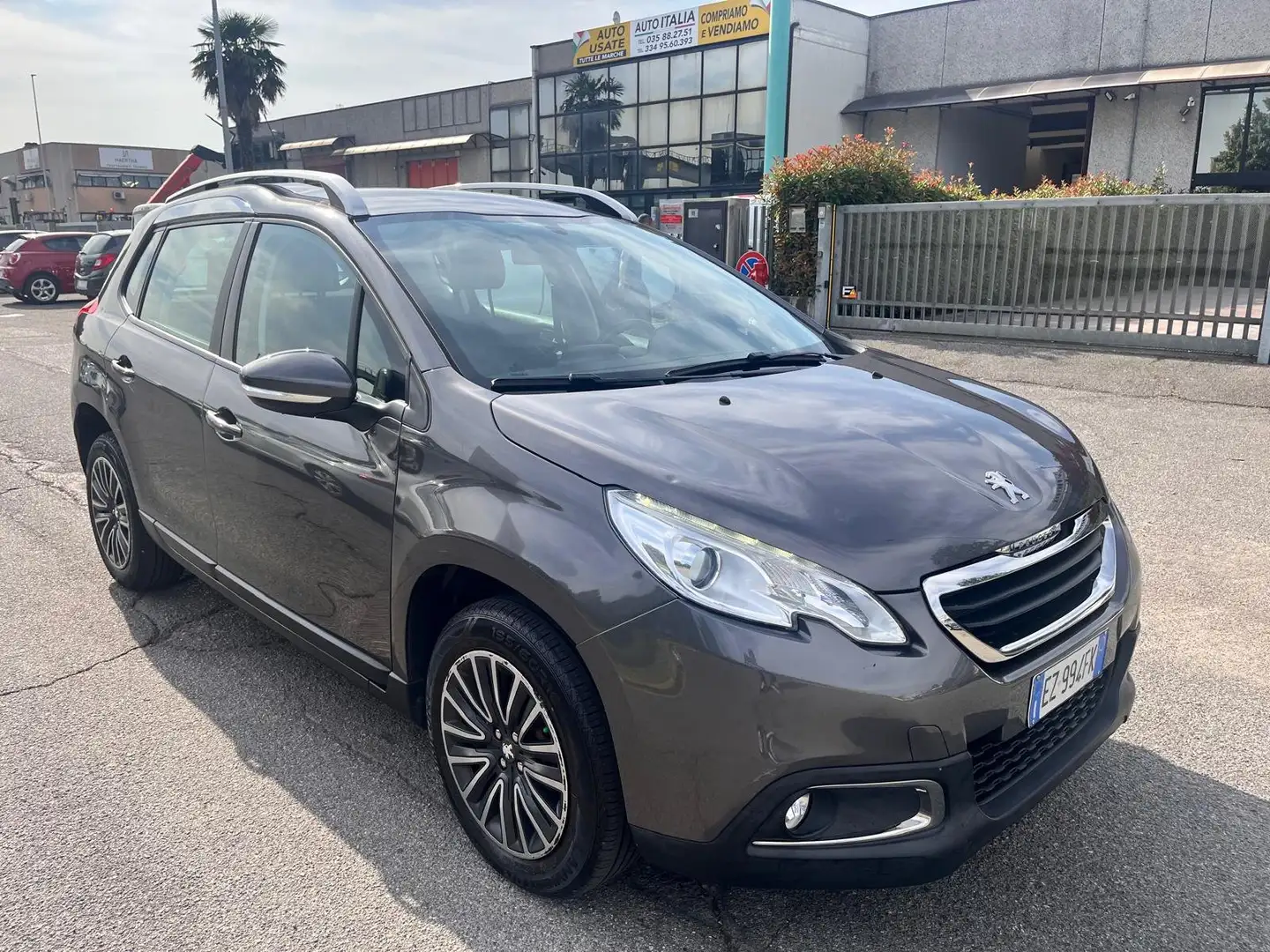 Peugeot 2008 2008 1.6 e-hdi 8v Urban Cross s Grau - 2