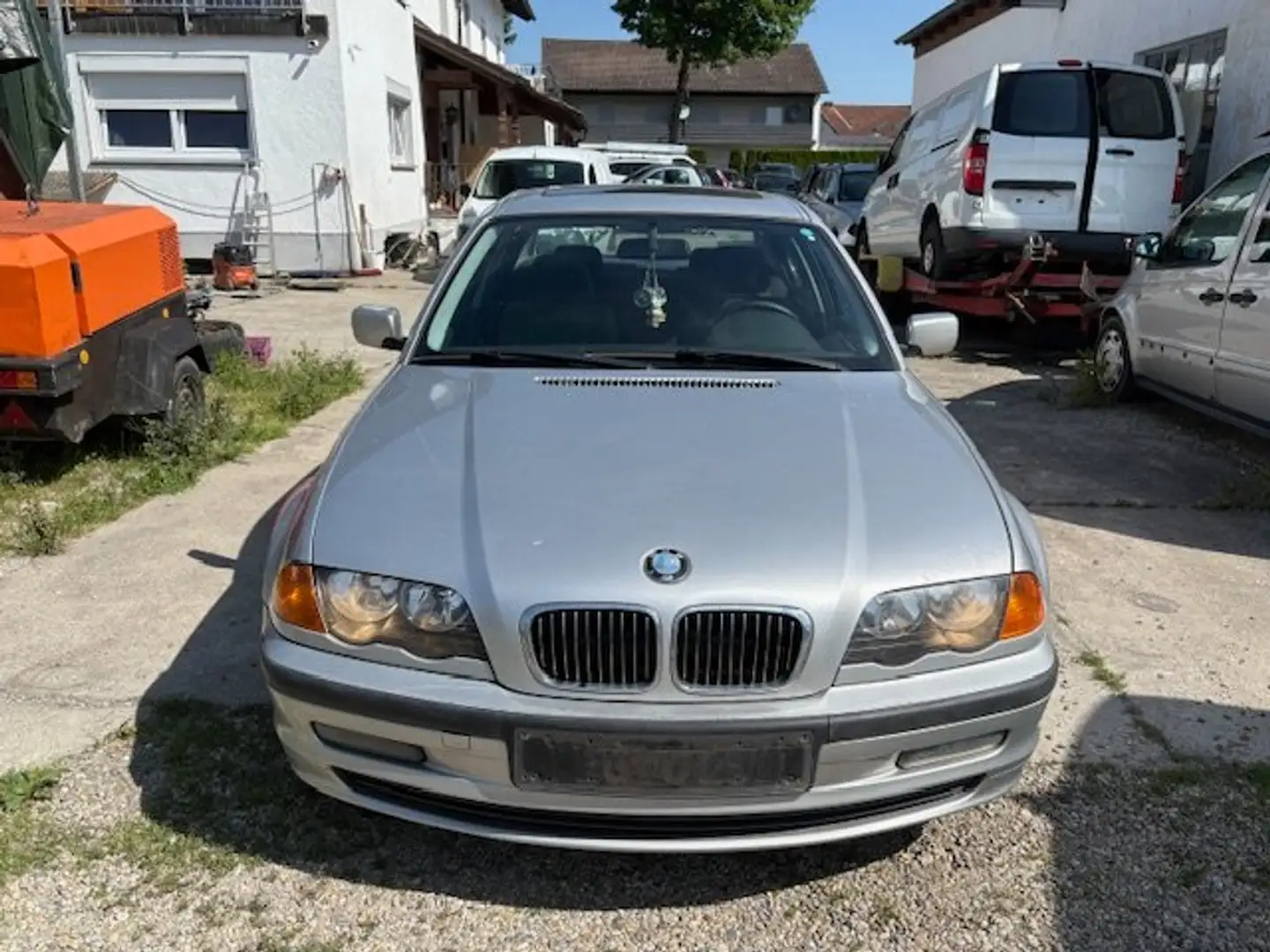 BMW 320 320i Grau - 1