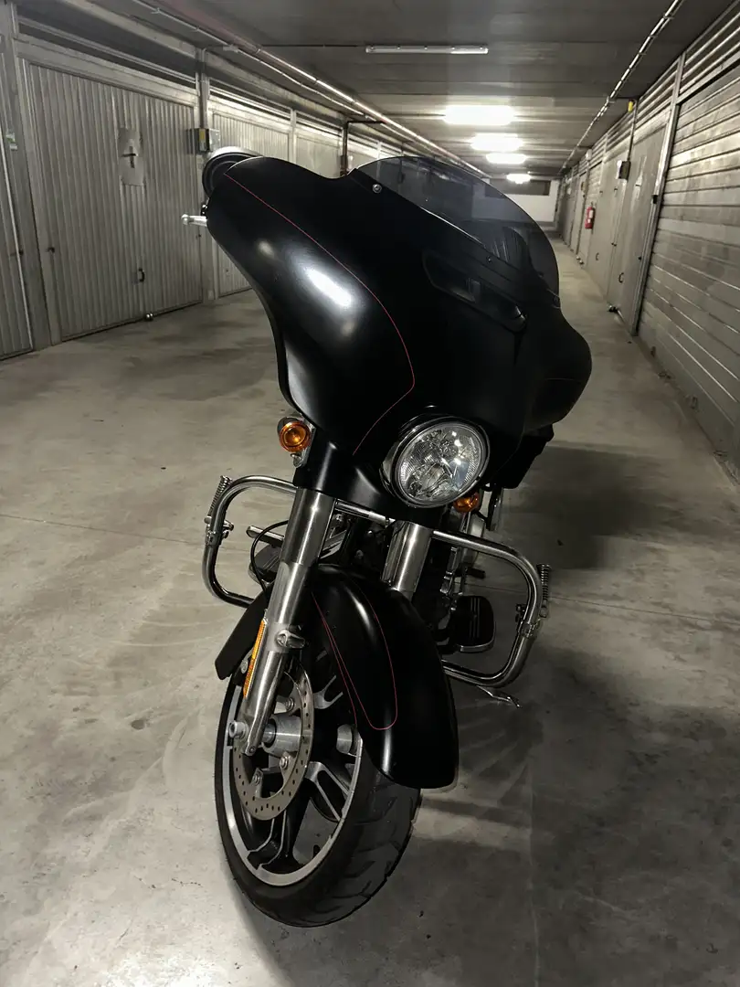 Harley-Davidson Street Glide special - 1