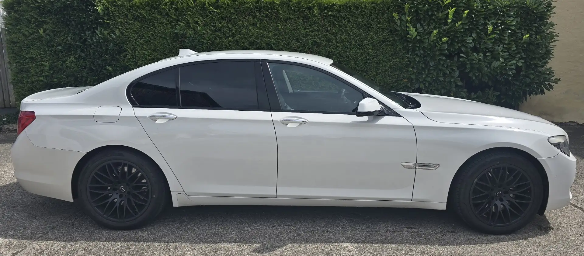 BMW 750 750i - 1