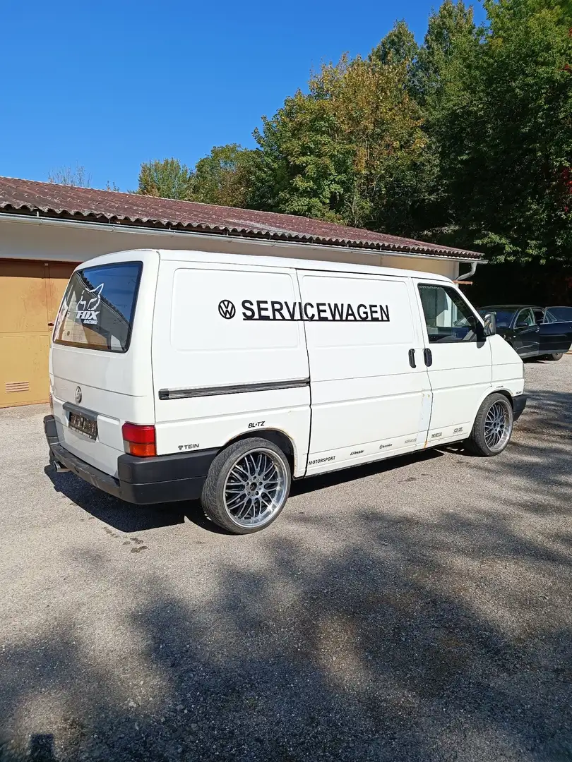 Volkswagen Transporter - 1