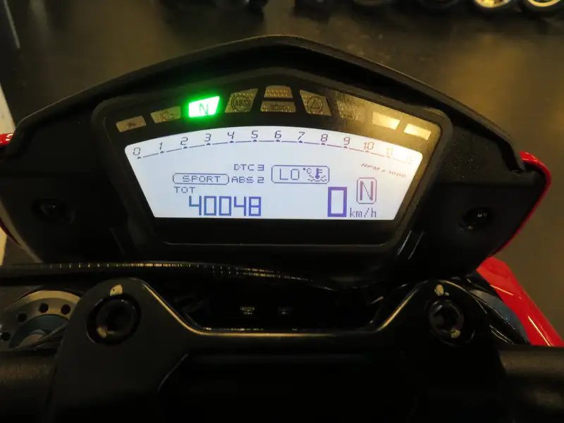 Ducati Hypermotard 939 - foto 6