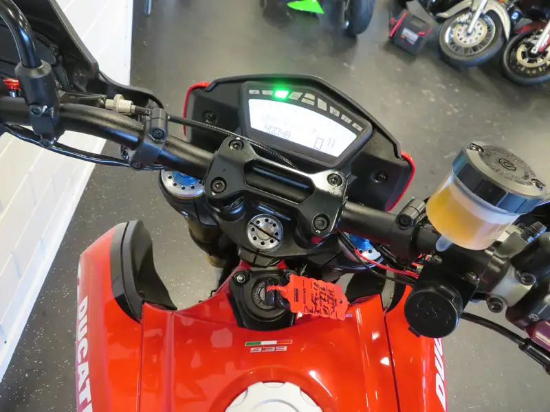 Ducati Hypermotard 939 - foto 5