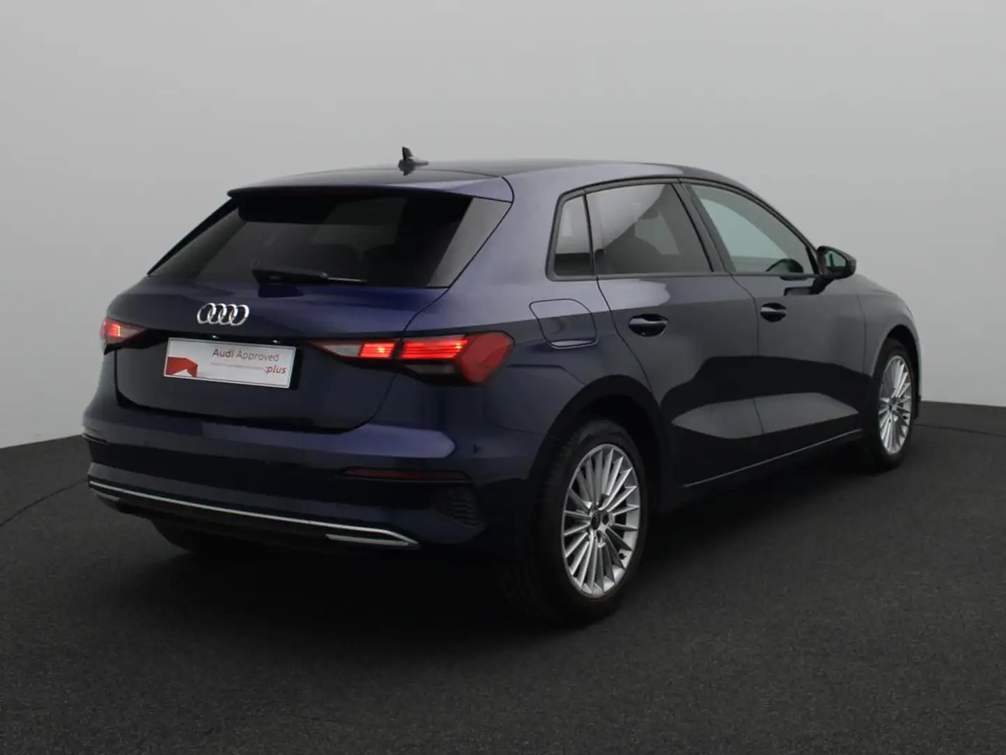 Audi A3 Sportback ADVANCED 30 TFSI 110 PK S-tronic / Cruis Blau - 2