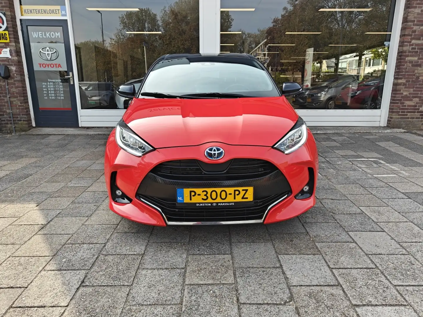 Toyota Yaris 1.5 Hyb. Executive Rouge - 2