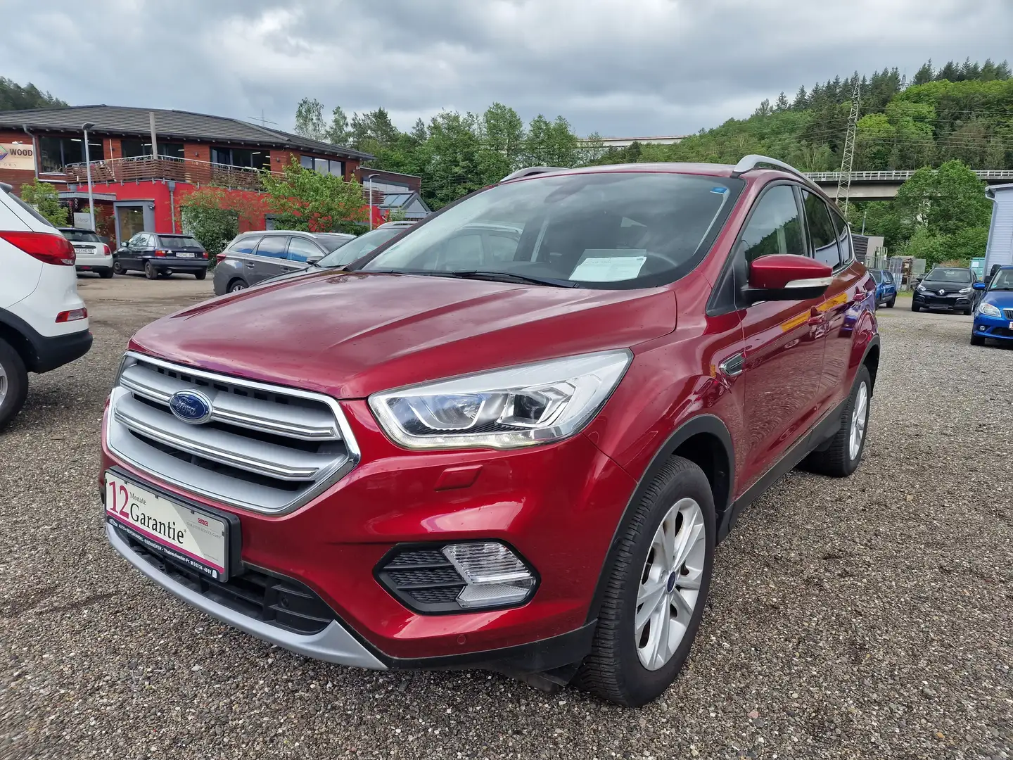 Ford Kuga Titanium-Aus 1.Hand-TOP-AUSSTATTUNG-NAVI Rot - 2