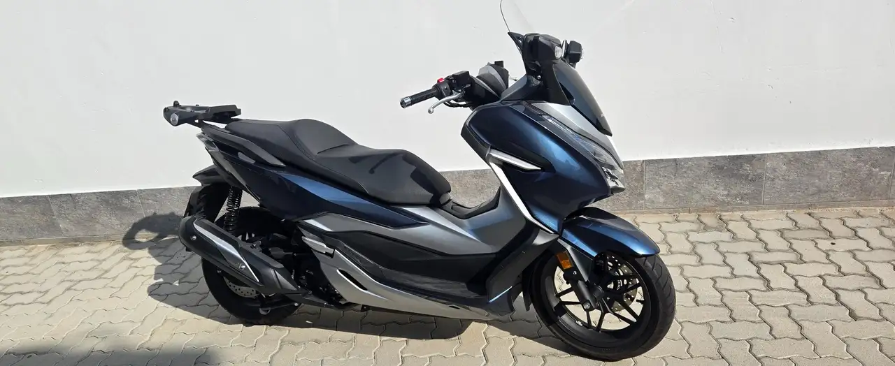 Honda Forza 300