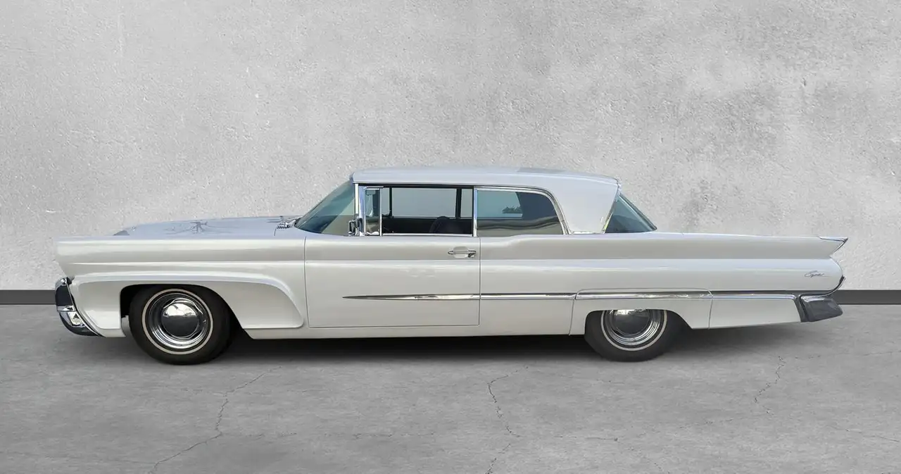 Lincoln Capri Two Door Hardtop Coupe, foto 3