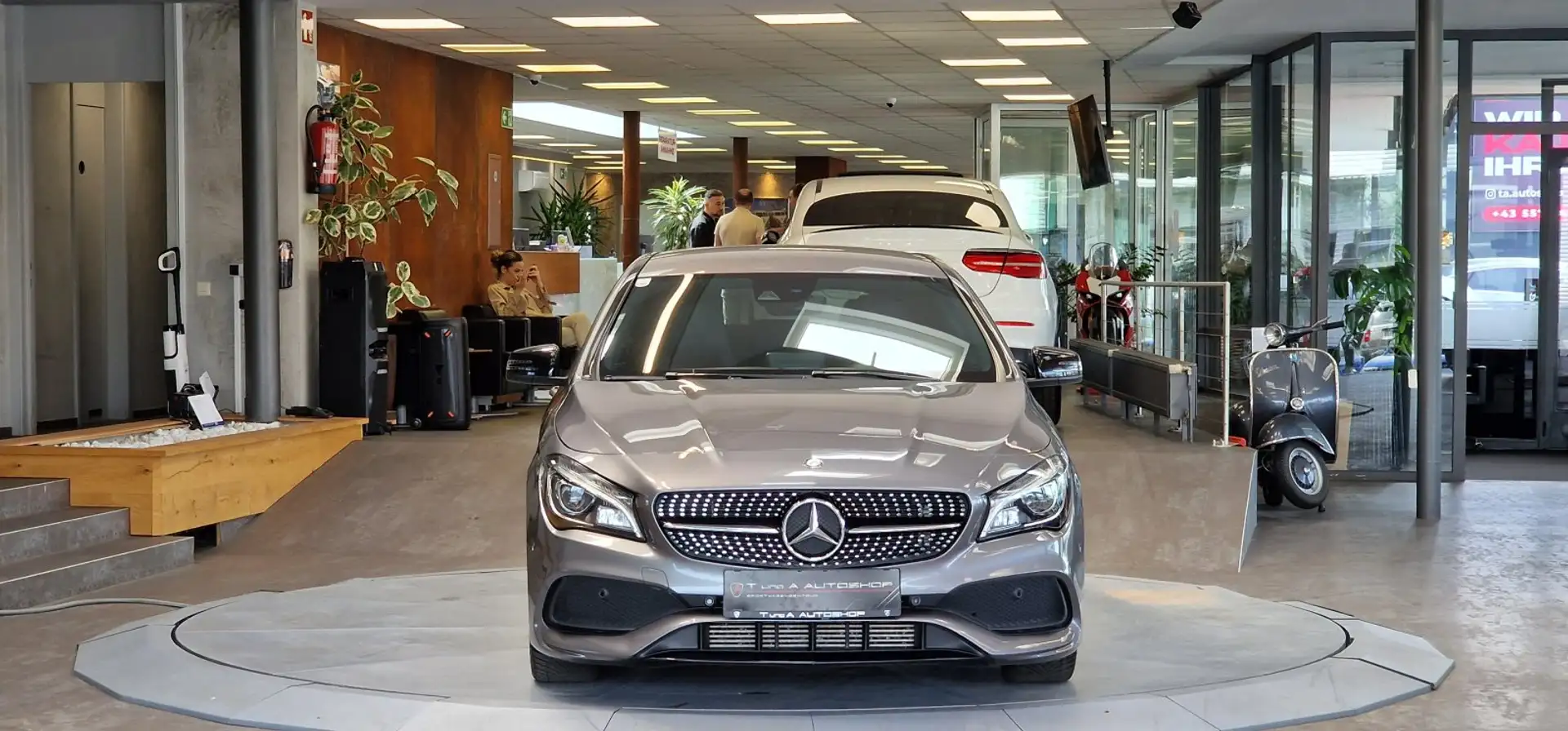 Mercedes-Benz CLA 220 Shooting Brake 4-Matic AMG-Paket Aut. *Navi*Memory Grau - 2