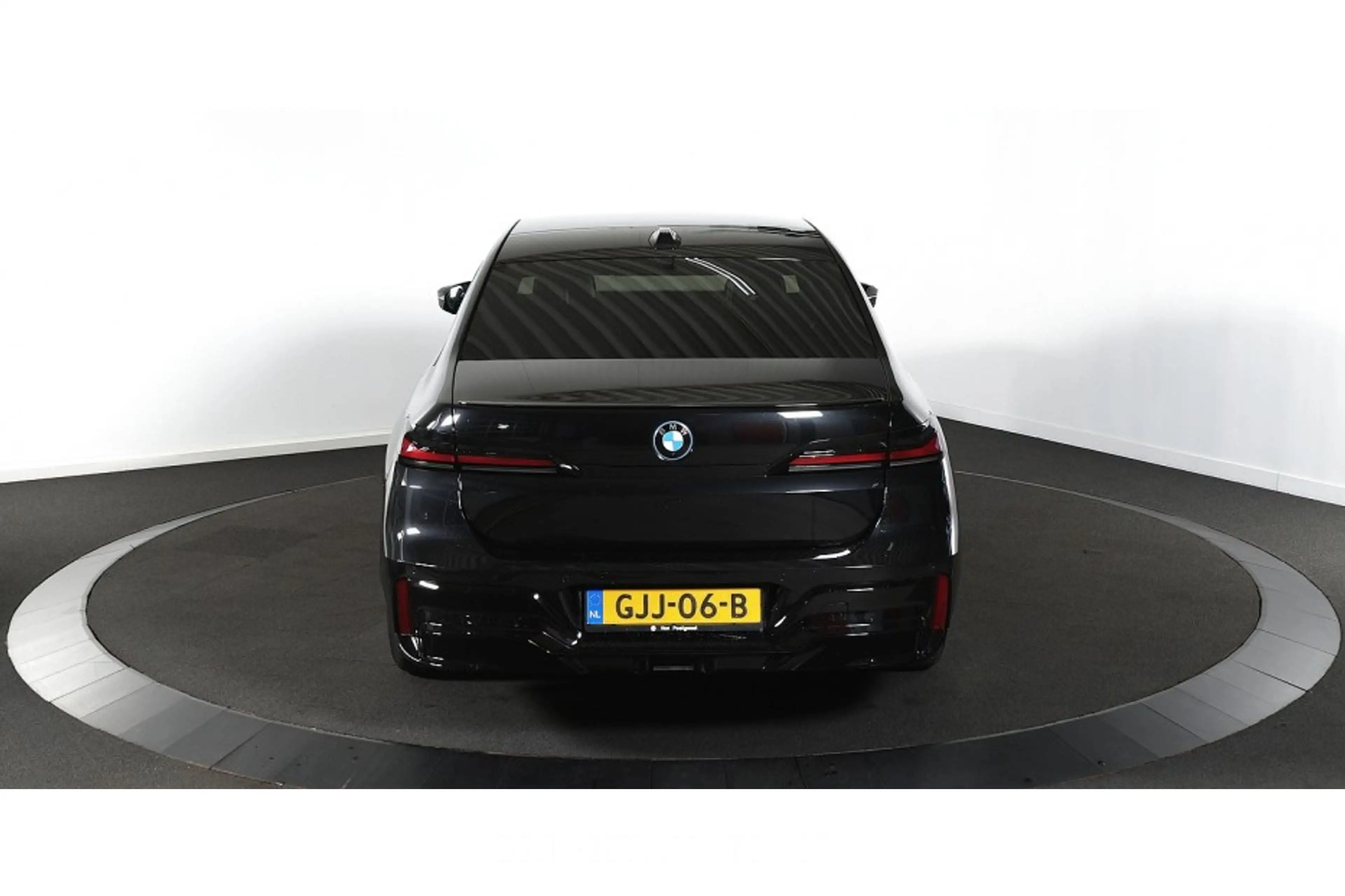 BMW i7 M70 xDrive 106 kWh — photo 5