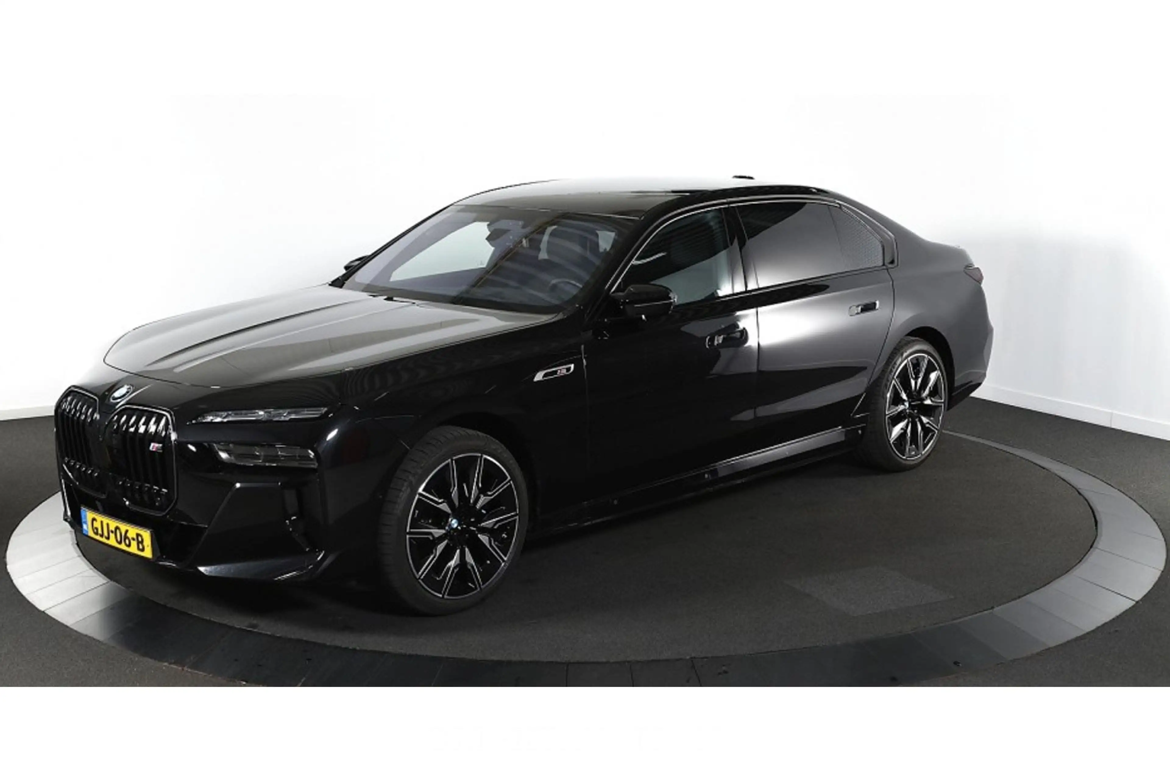 BMW i7 M70 xDrive 106 kWh