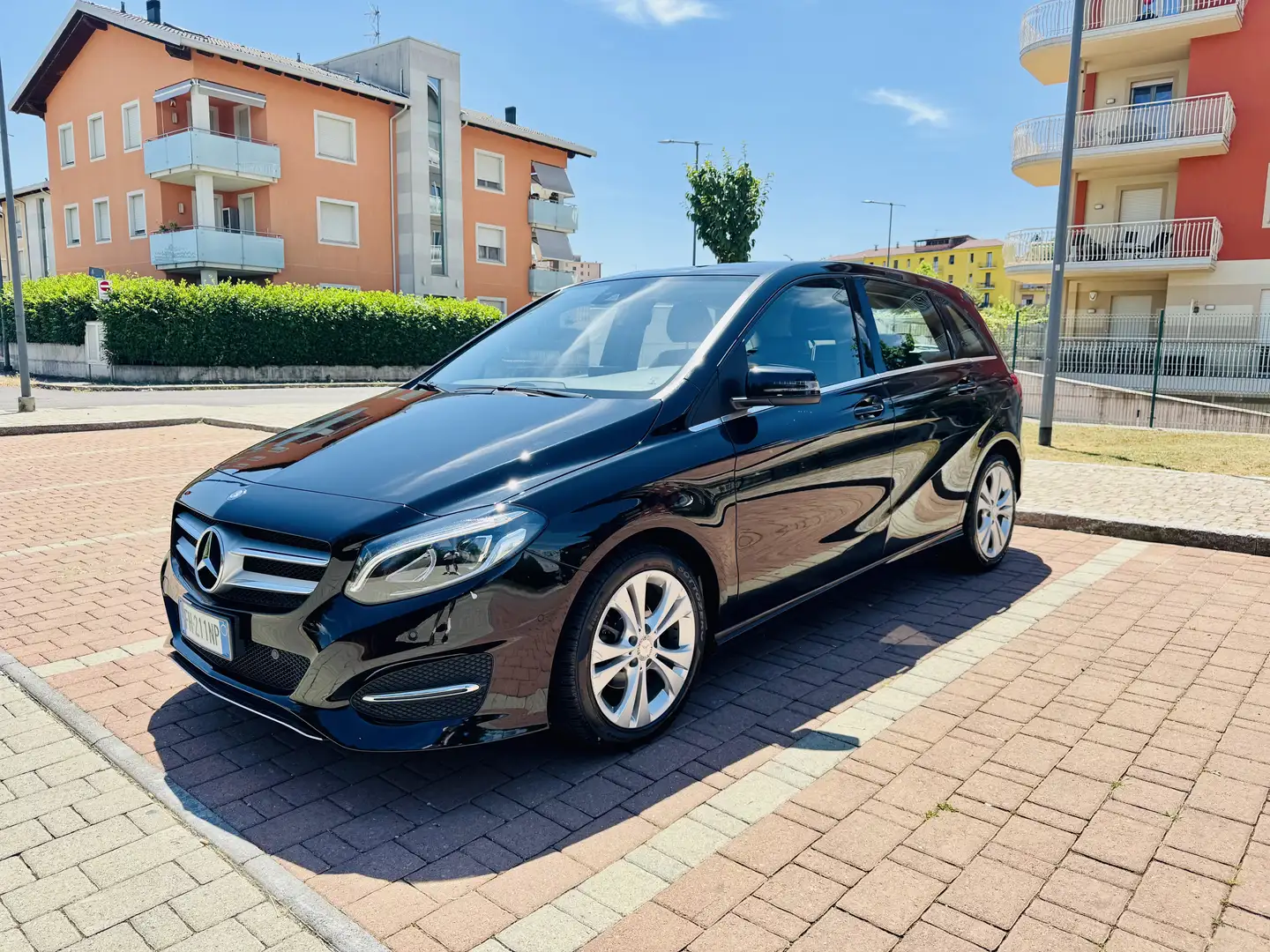 Mercedes-Benz B 180 Premium - 1
