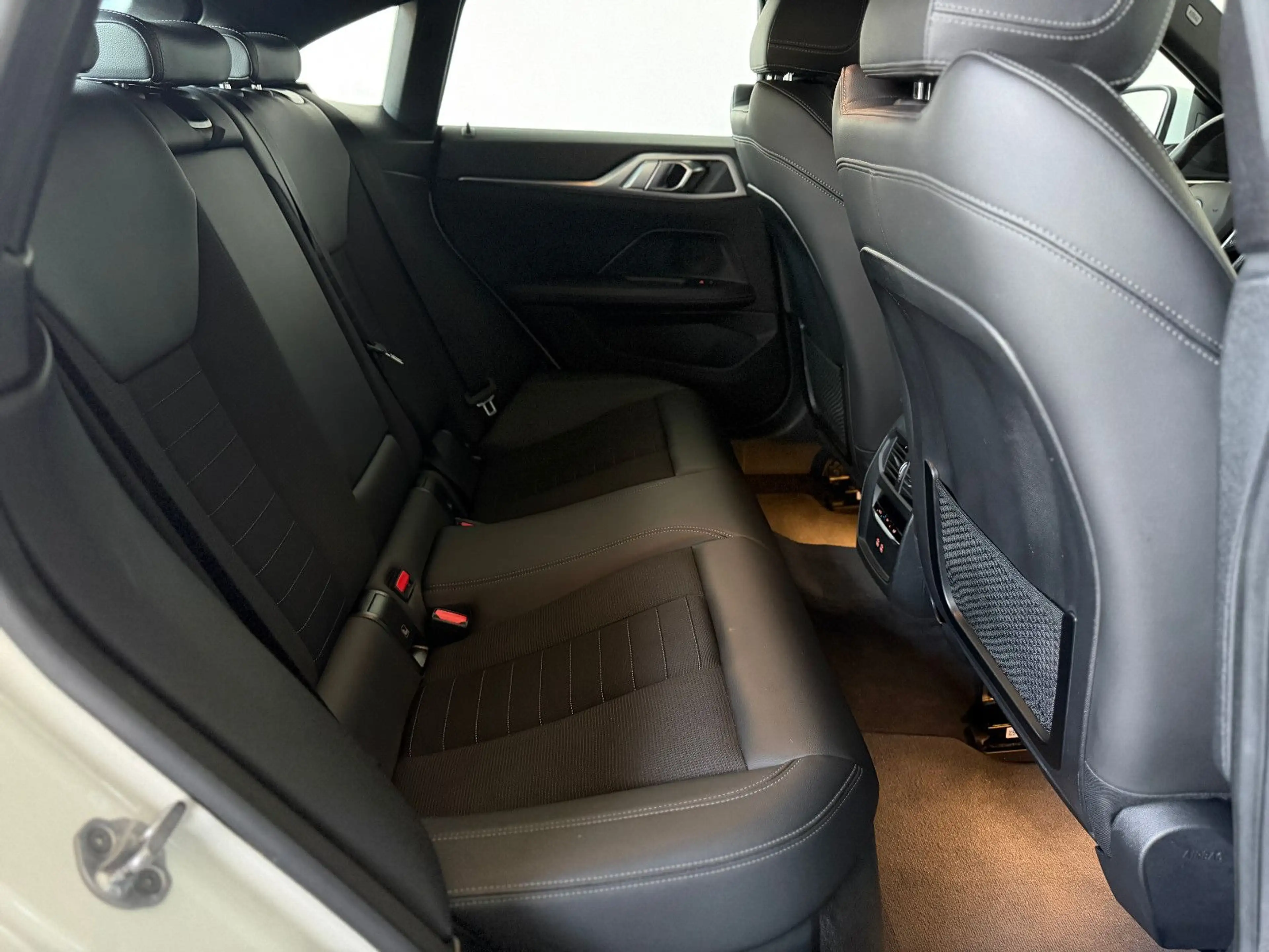 BMW i4 eDrive40 GranCoupe AHK DAProf HiFi Sportsitze — photo 16