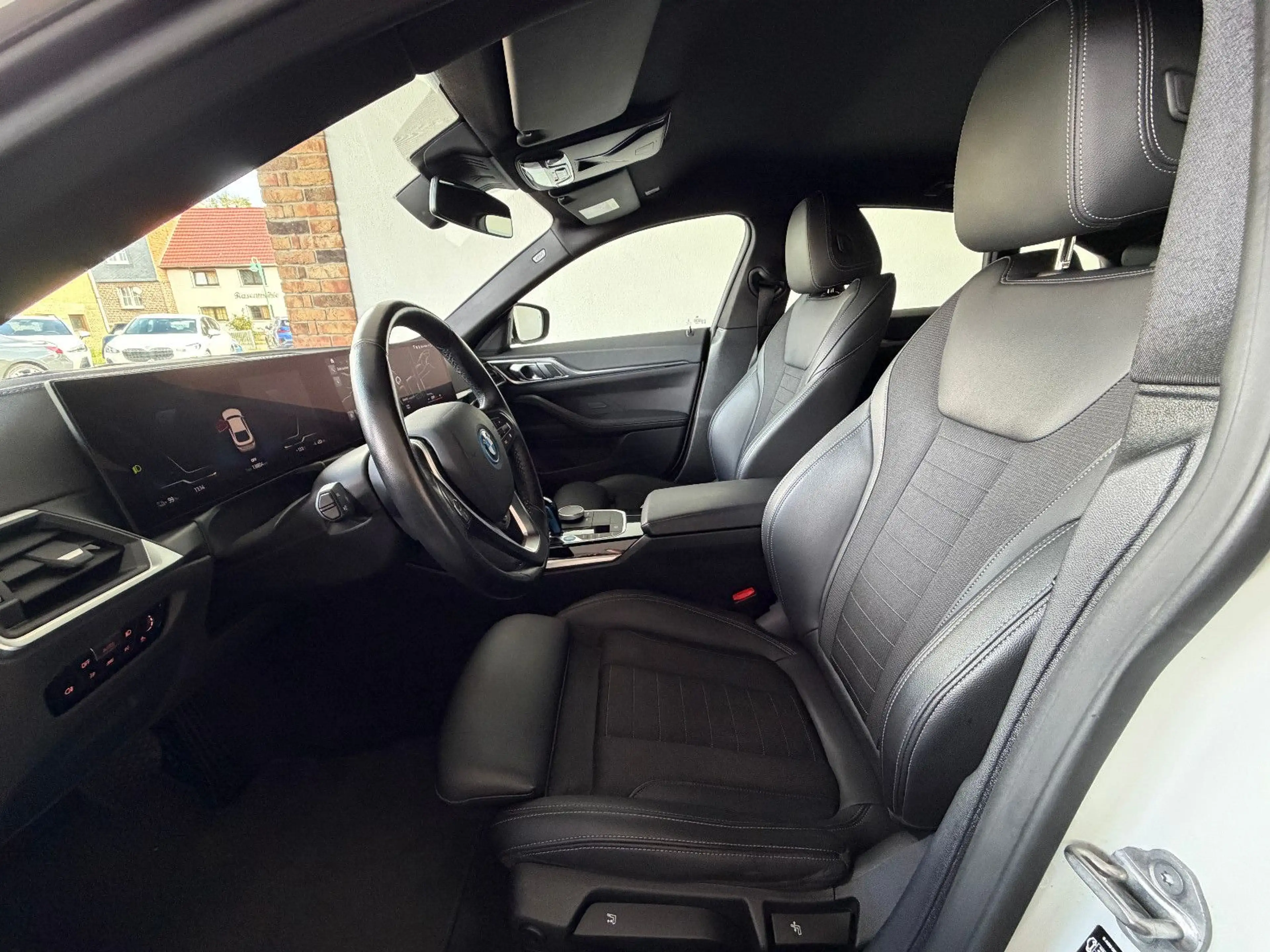 BMW i4 eDrive40 GranCoupe AHK DAProf HiFi Sportsitze — photo 11