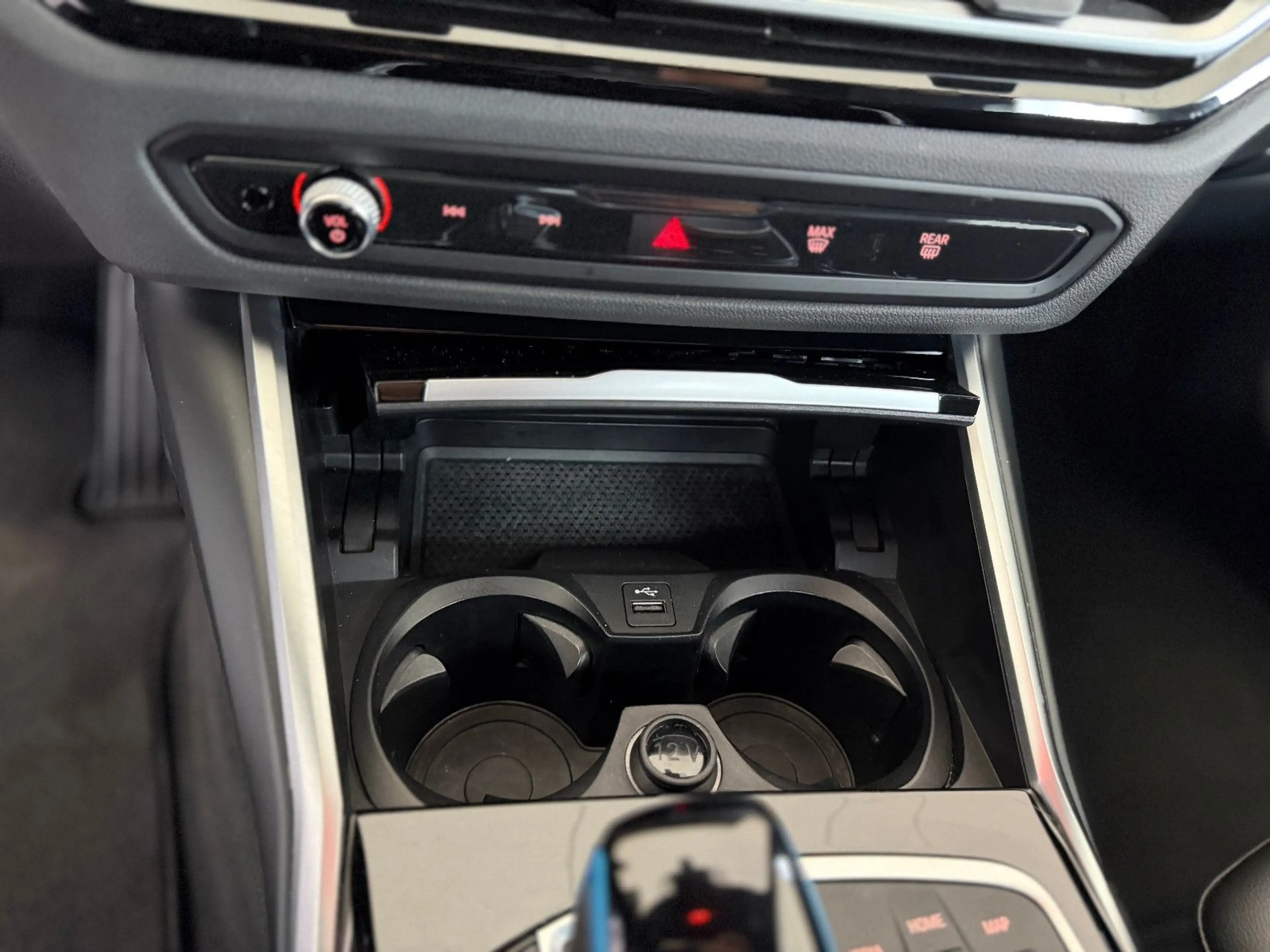 BMW i4 eDrive40 GranCoupe AHK DAProf HiFi Sportsitze — photo 21
