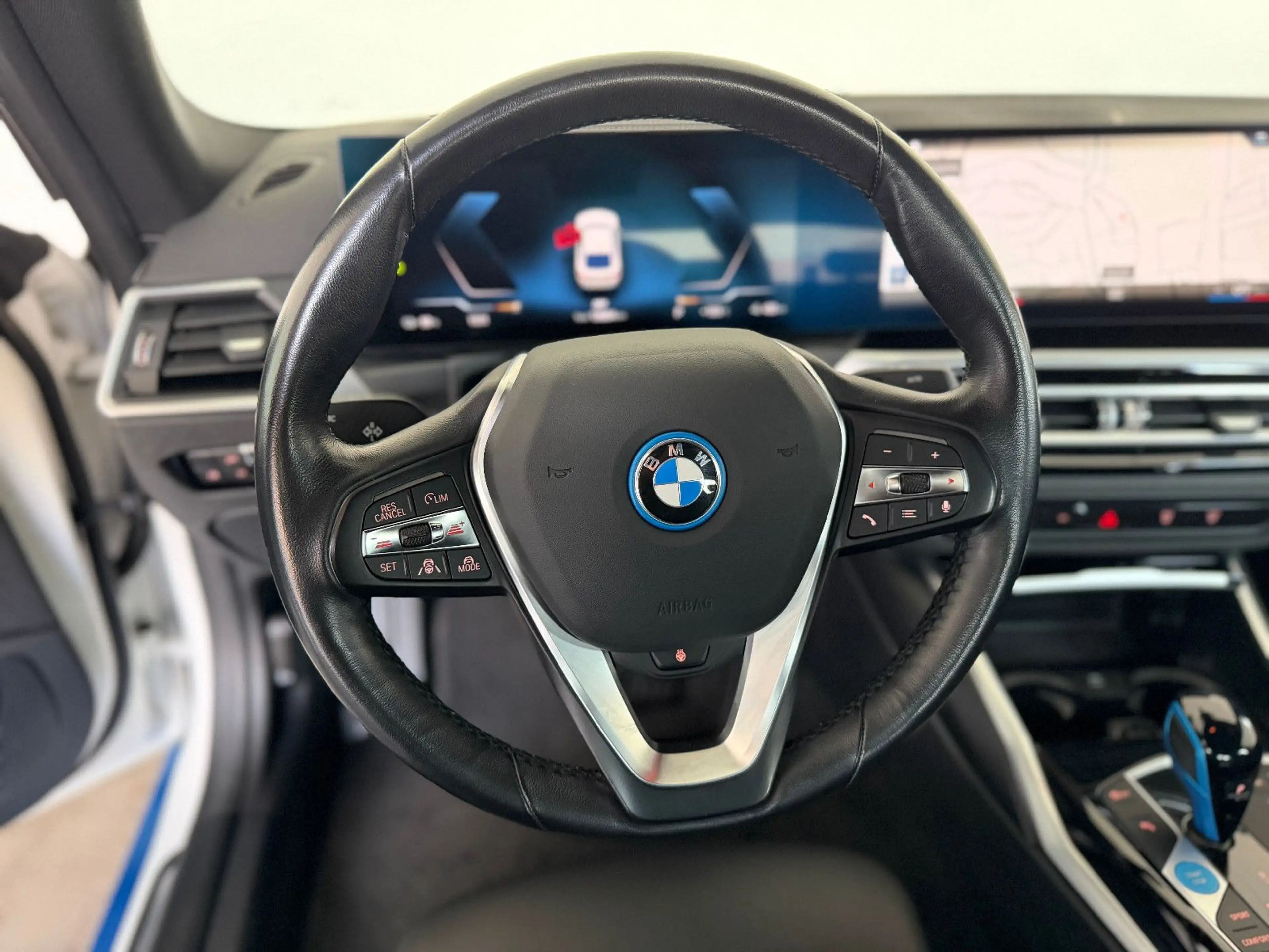 BMW i4 eDrive40 GranCoupe AHK DAProf HiFi Sportsitze — photo 19