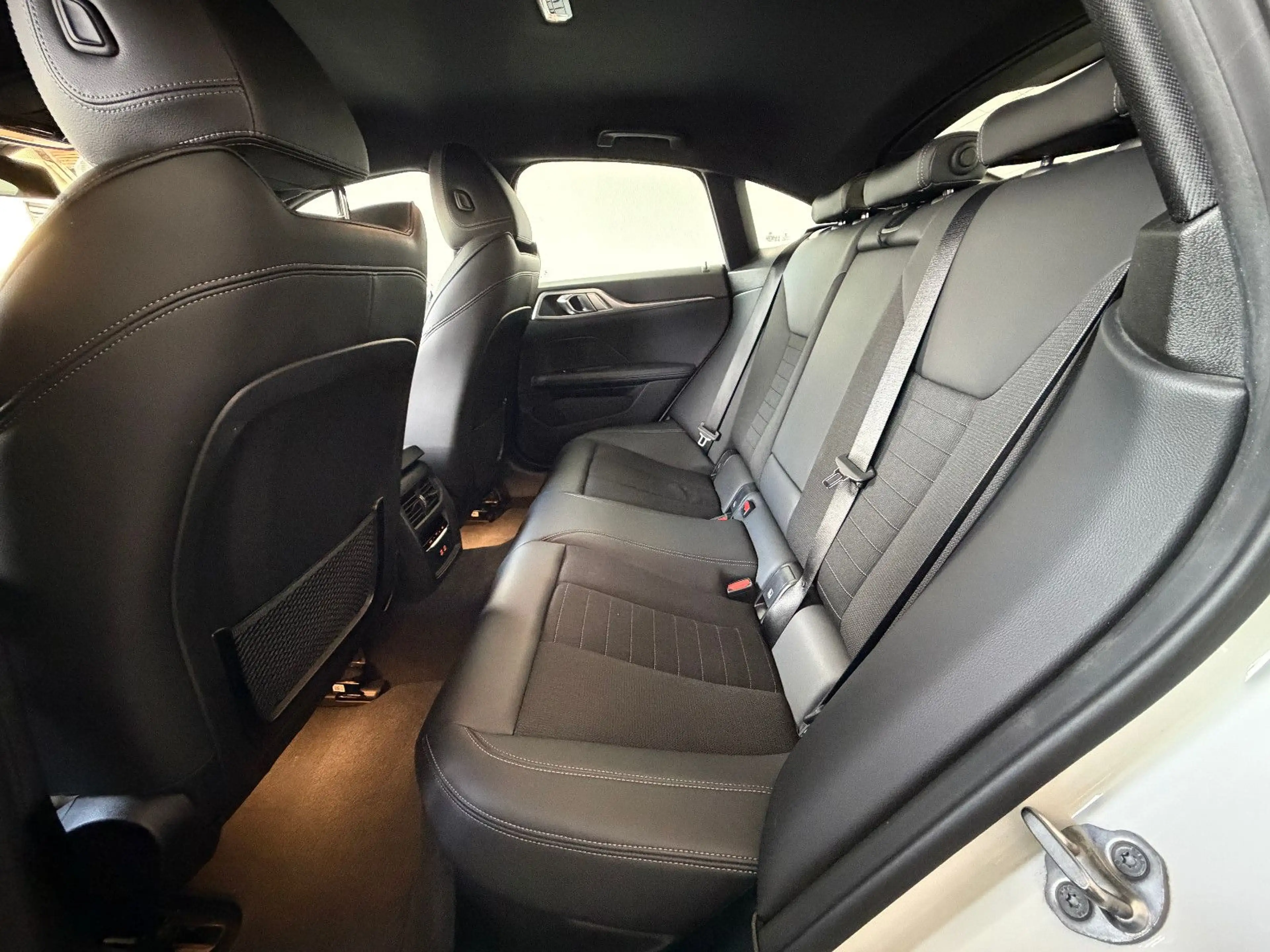 BMW i4 eDrive40 GranCoupe AHK DAProf HiFi Sportsitze — photo 15