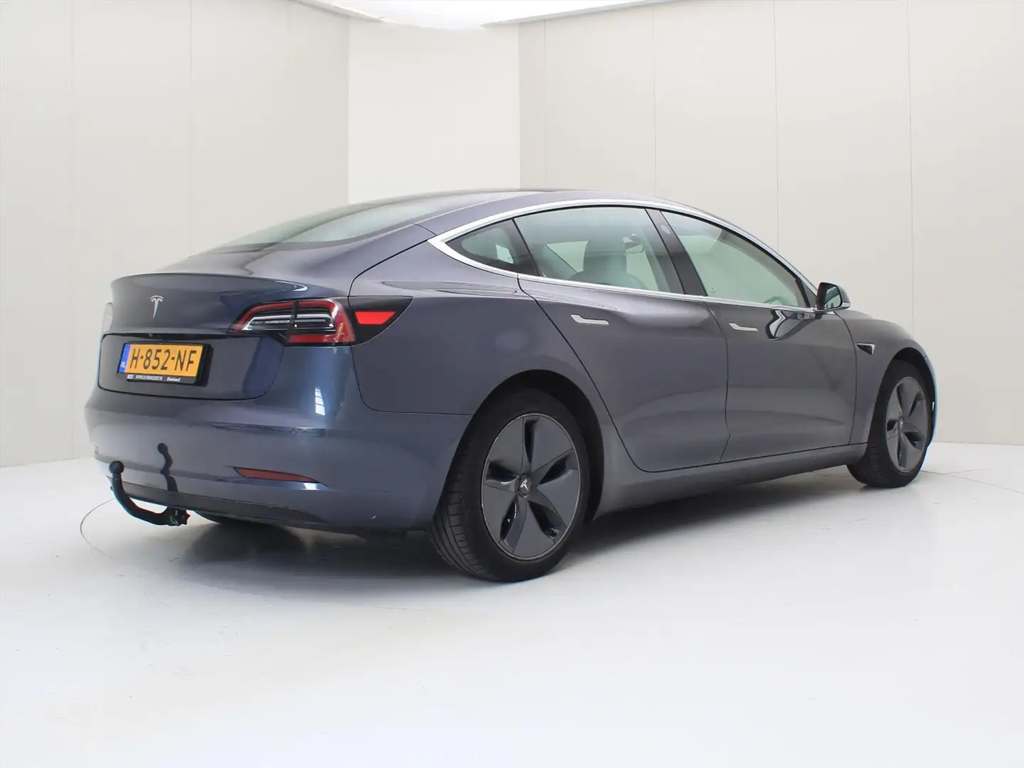 Tesla Model 3 Standard RWD Plus [ TREKHAAK+WIT LEDER+AUTOPILOT+6 Grijs - 2