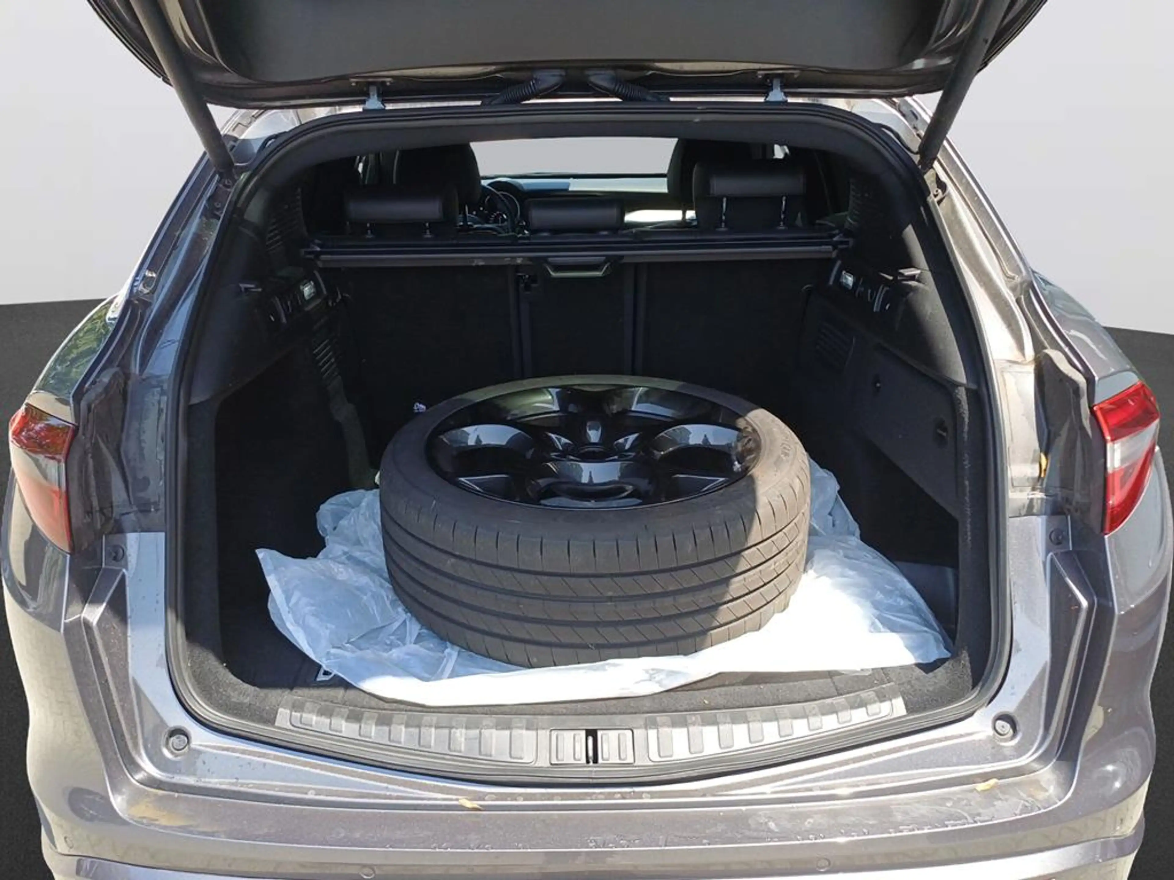 Alfa Romeo Stelvio Veloce Q4 ACC MFL LHZ SHZ RFK LED NAVI — photo 7