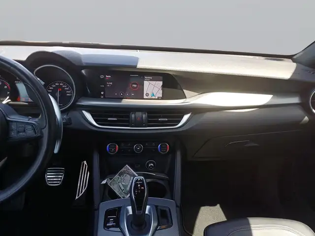 Alfa Romeo Stelvio view 12
