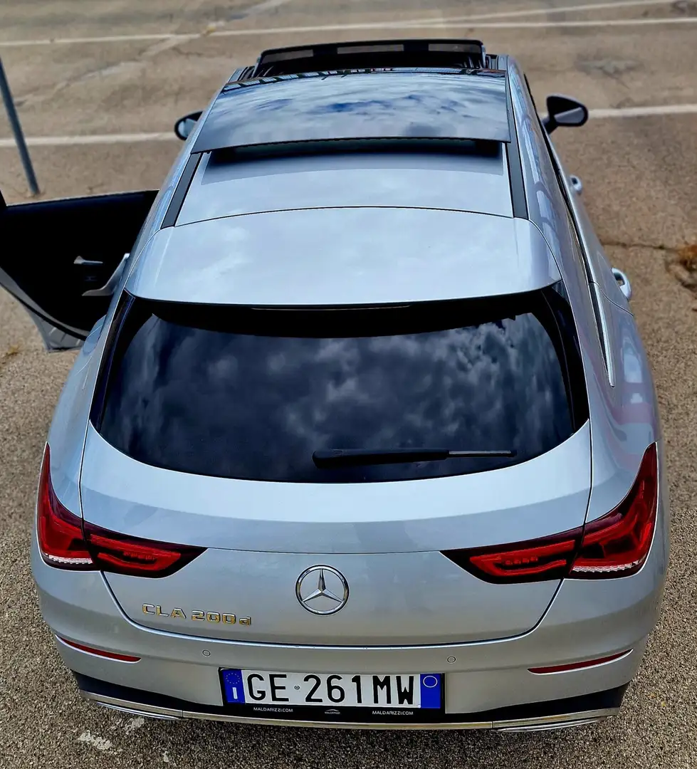 Mercedes-Benz CLA 200 X118 Shooting Brake D Premium auto Argento - 2
