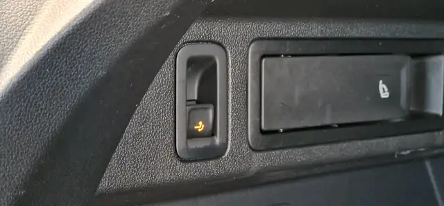 Volkswagen Tiguan view 12