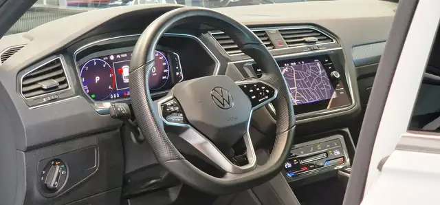 Volkswagen Tiguan view 14