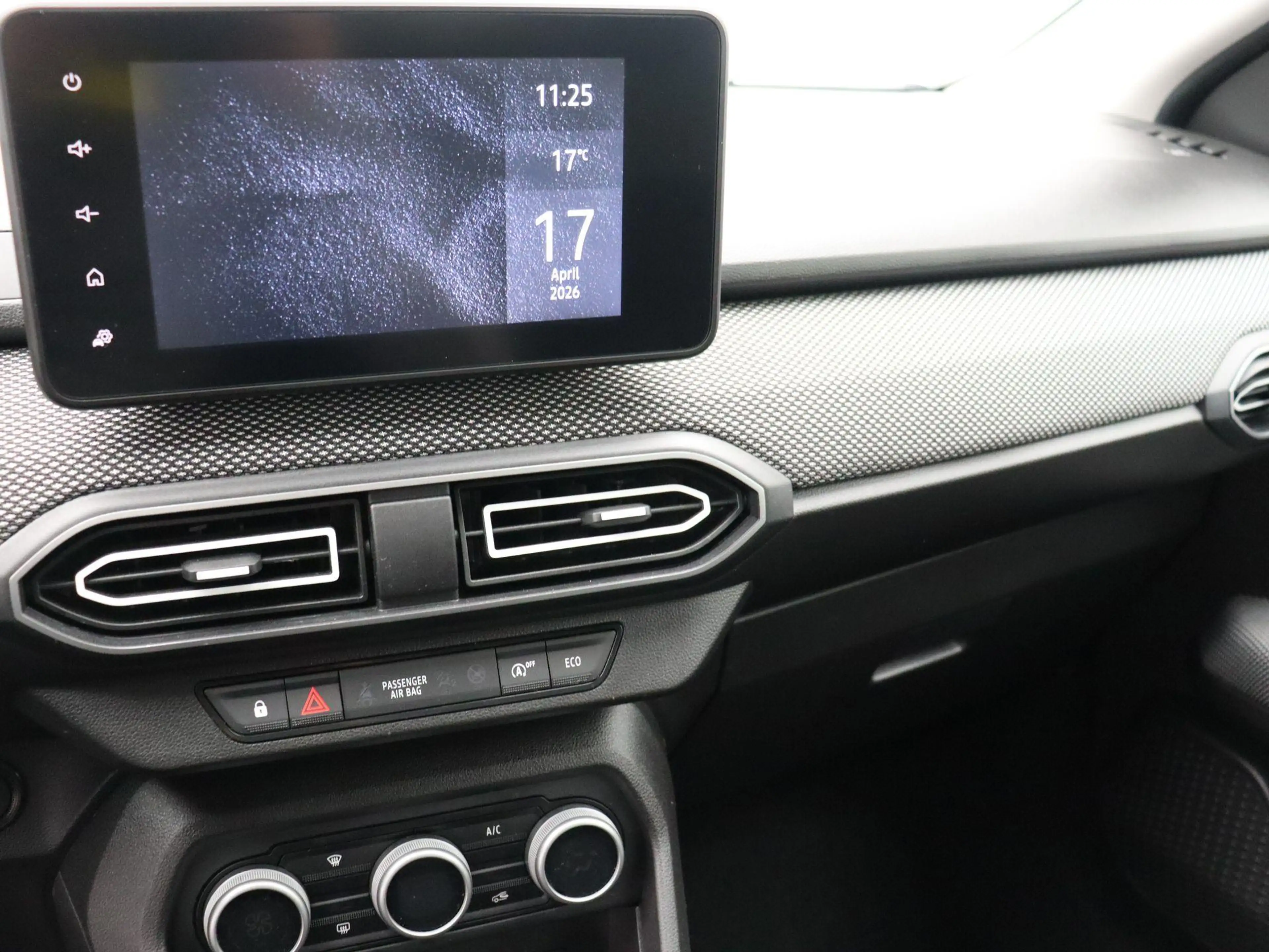 Dacia Sandero TCe 90 Journey — photo 11