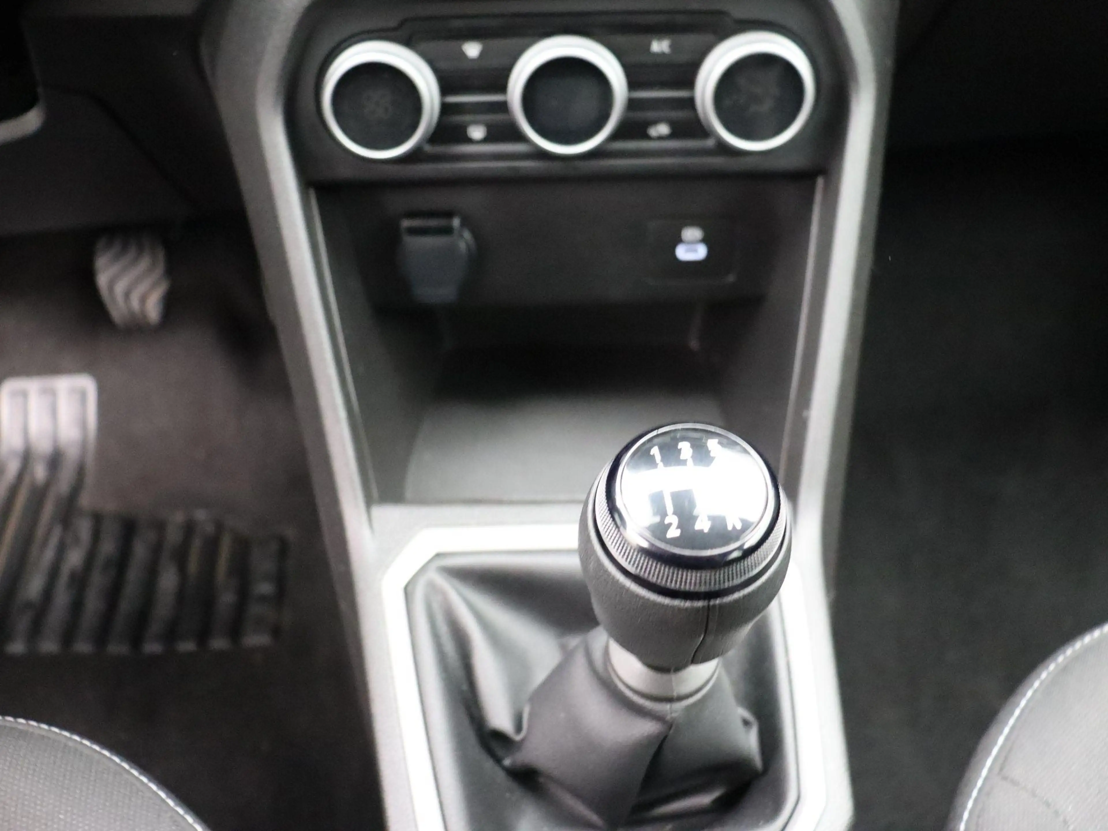 Dacia Sandero TCe 90 Journey — photo 12