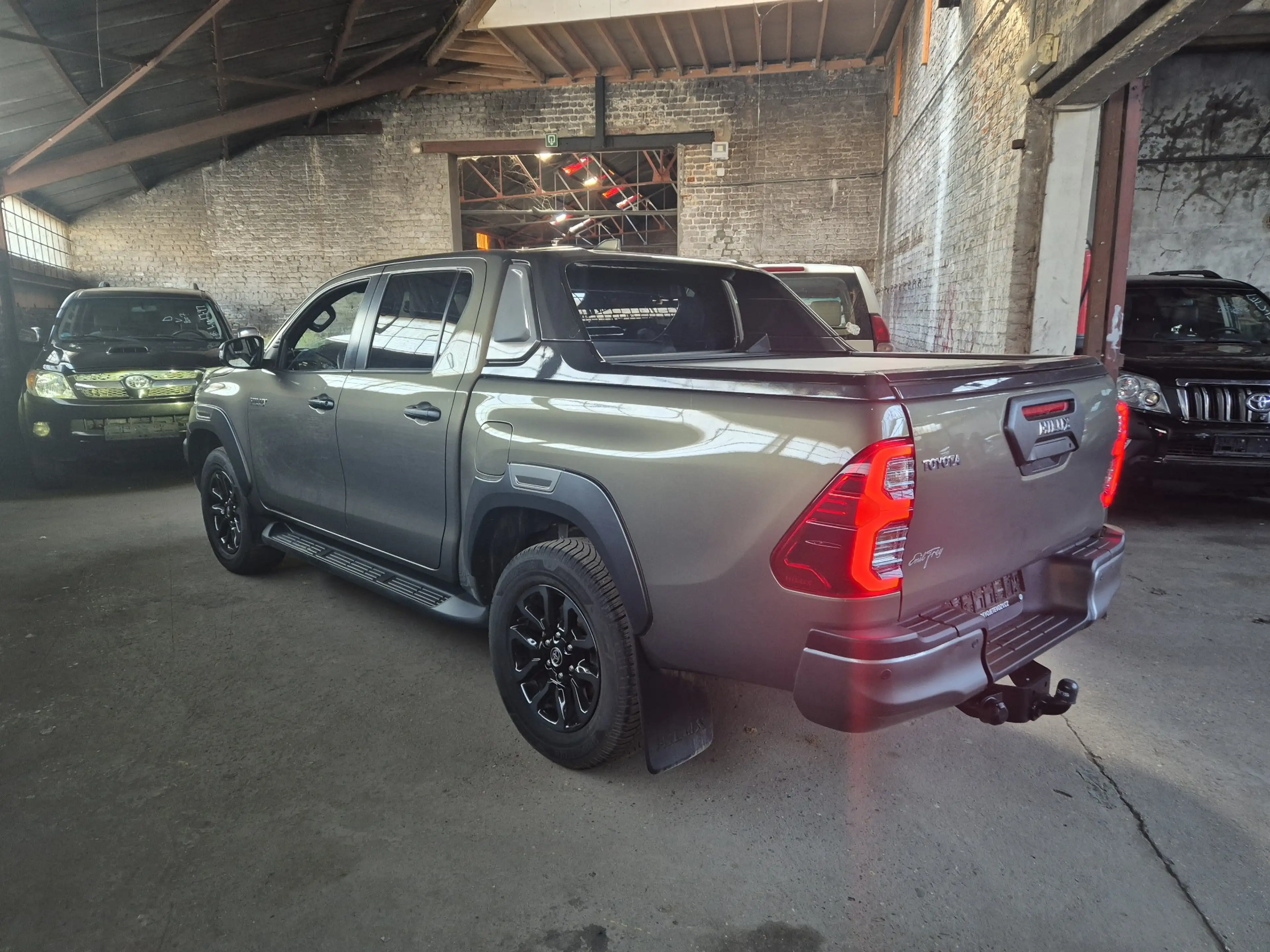 Toyota Hilux Hilux 2.8 D-4D 4WD Invincible — photo 5