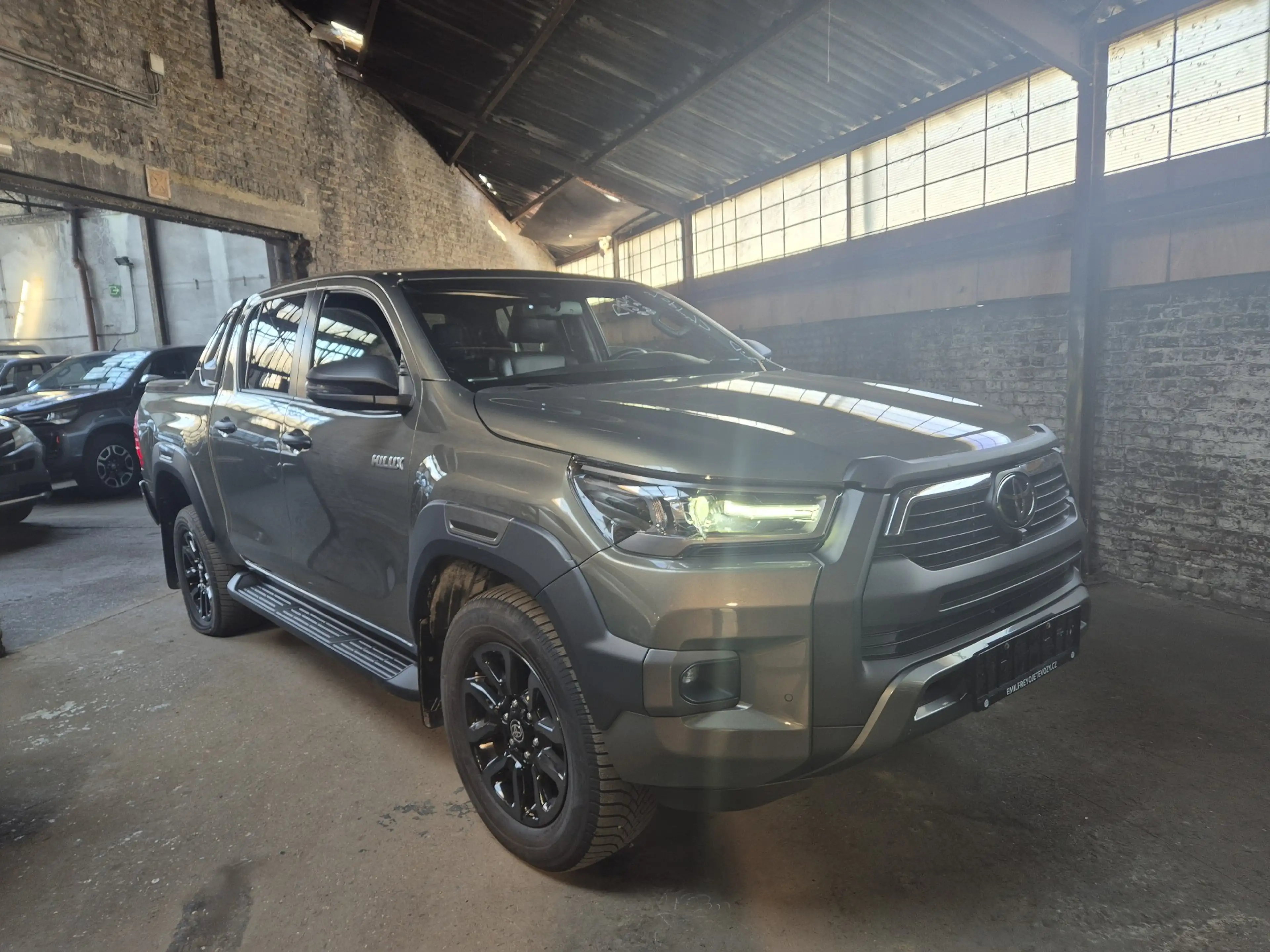 Toyota Hilux Hilux 2.8 D-4D 4WD Invincible — photo 3