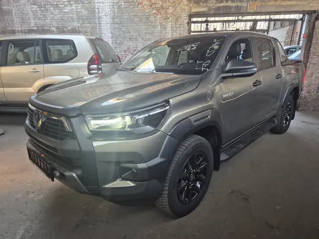 Toyota Hilux Hilux 2.8 D-4D 4WD Invincible
