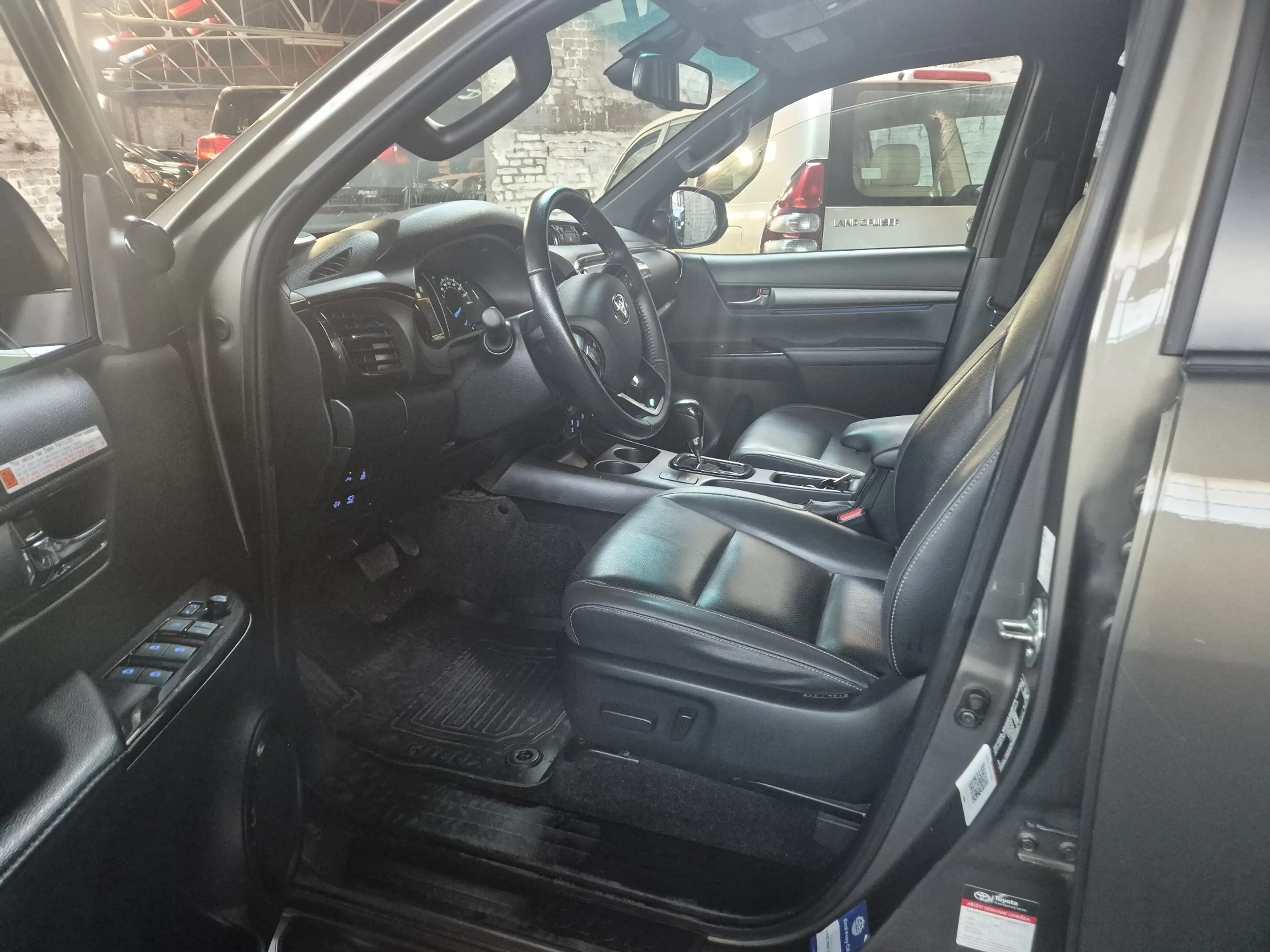 Toyota Hilux Hilux 2.8 D-4D 4WD Invincible — photo 6