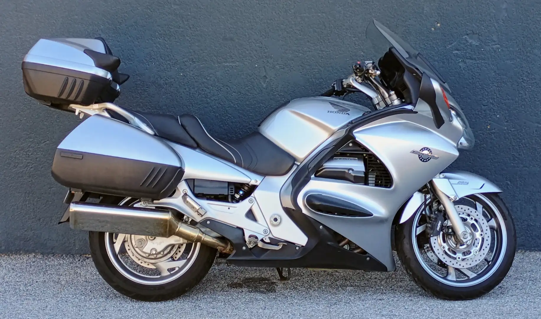 Honda Pan European Gris - 2