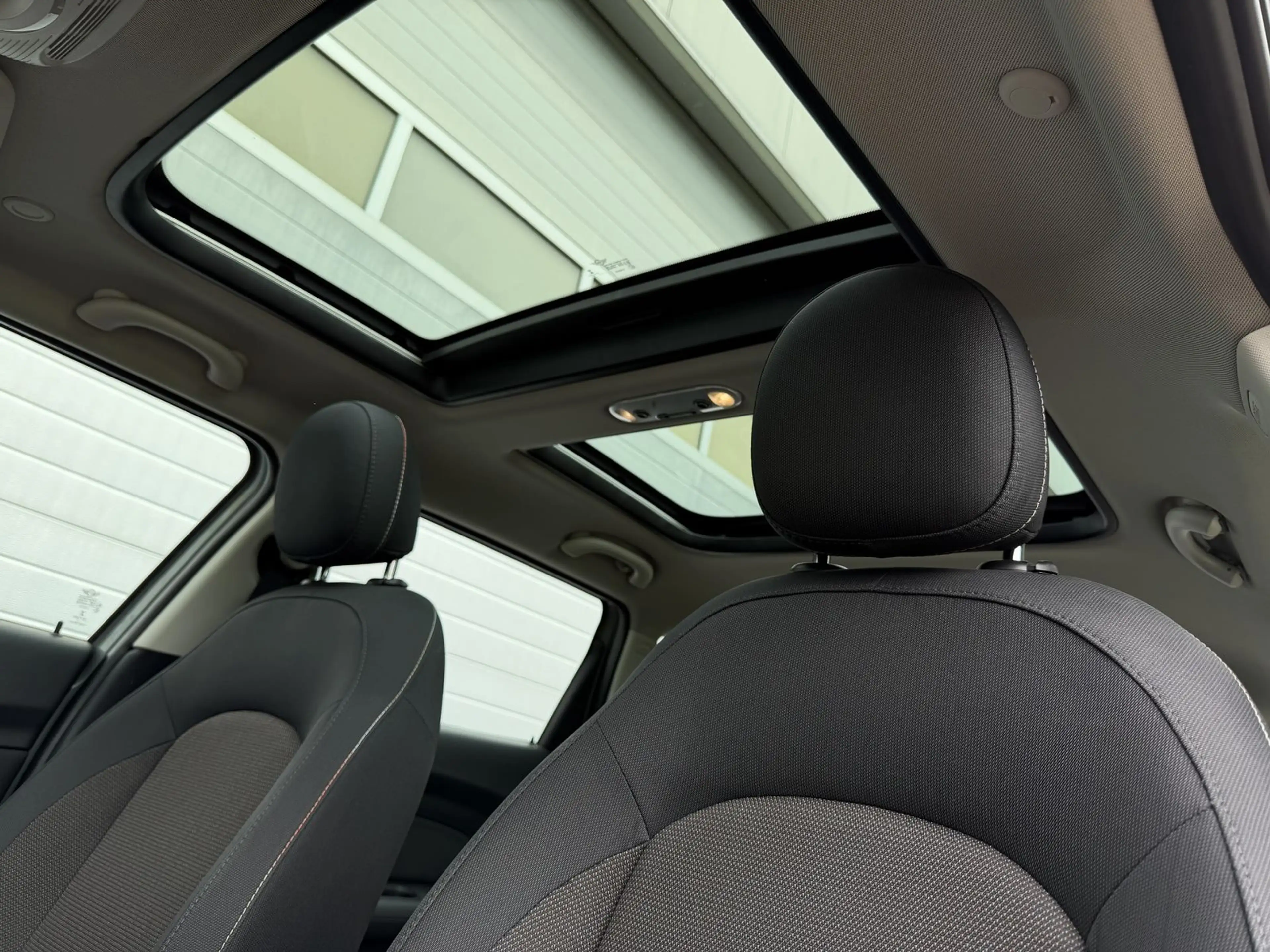 MINI One Clubman Klima/Sitzhzg/Panorama/PDC/Bluetooth — photo 8