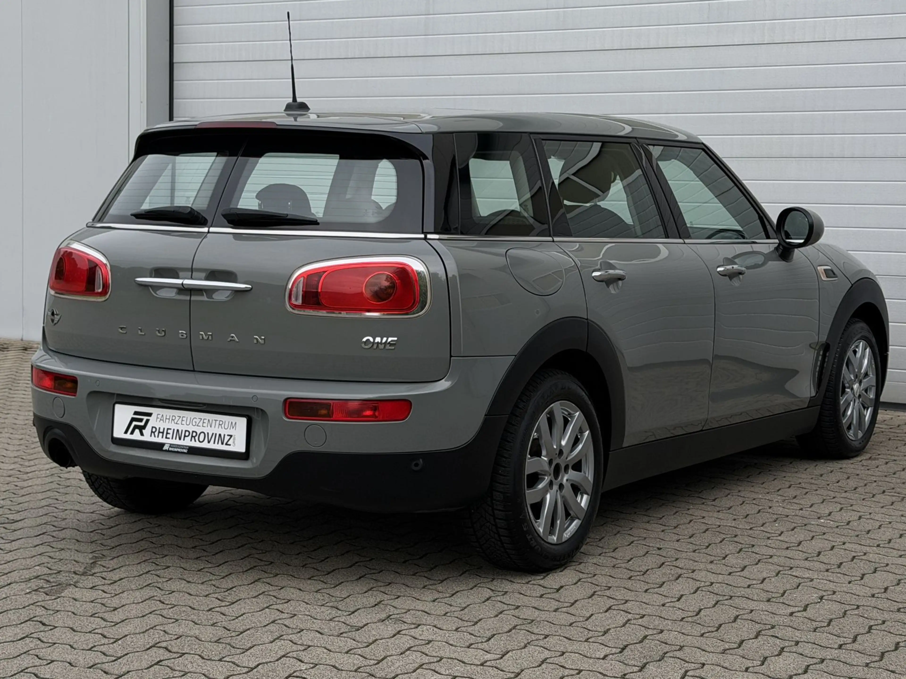 MINI One Clubman Klima/Sitzhzg/Panorama/PDC/Bluetooth — photo 3