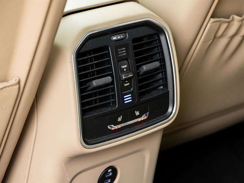 2025 Porsche Macan GTS AWD Premium Pkg Plus| Sport Chrono Pkg|21 Excl thumb 38