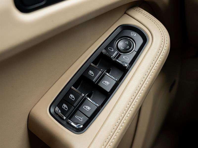 2025 Porsche Macan GTS AWD Premium Pkg Plus| Sport Chrono Pkg|21 Excl thumb 21