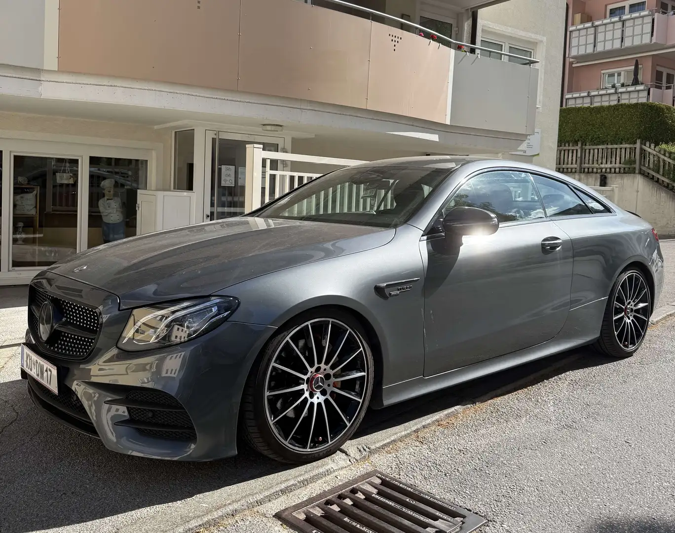Mercedes-Benz E 220 E 220 d Aut. Grau - 2