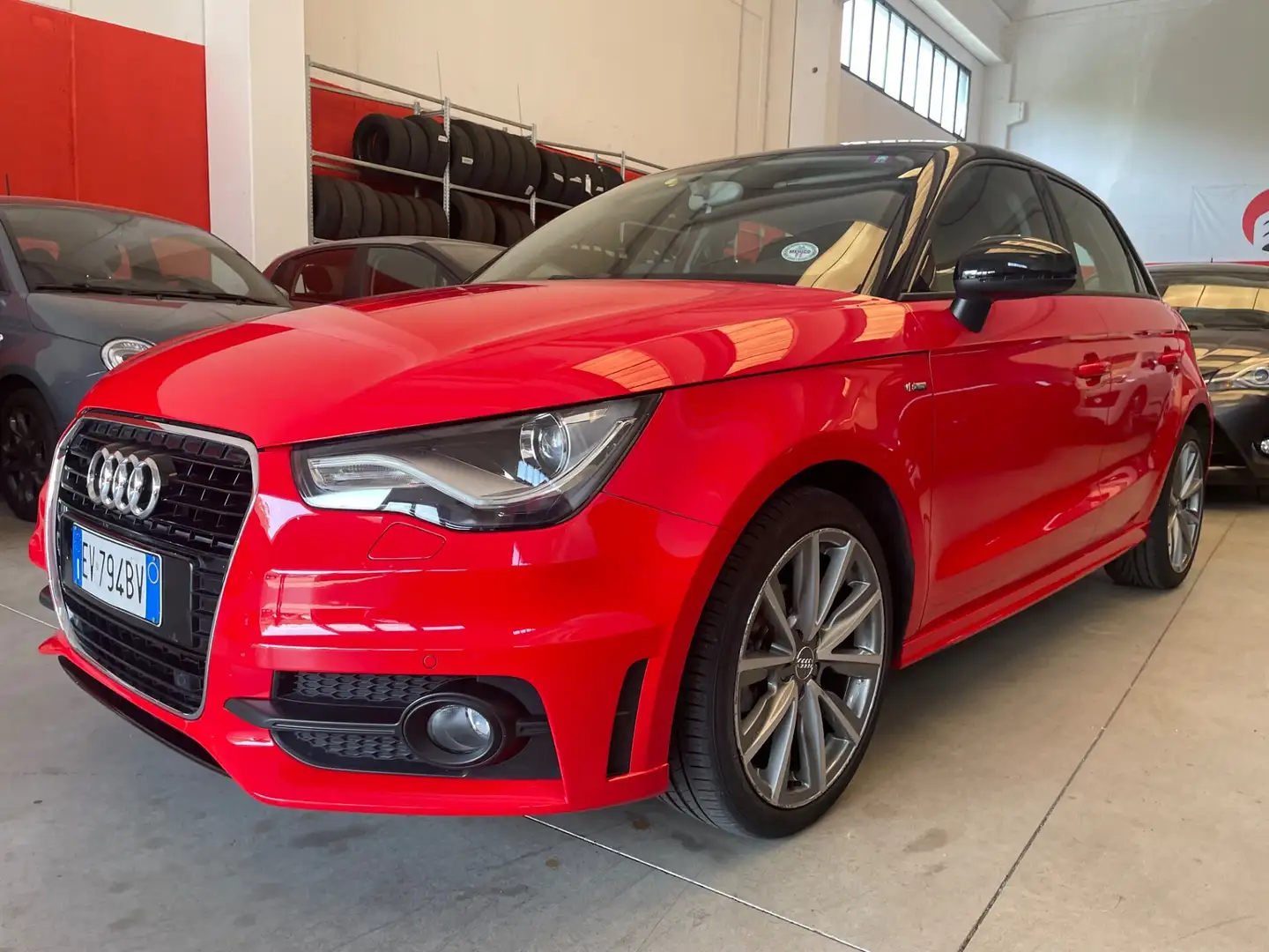Audi A1 1.6 TDI S line*Cerchi*Neopatentati* Rosso - 2