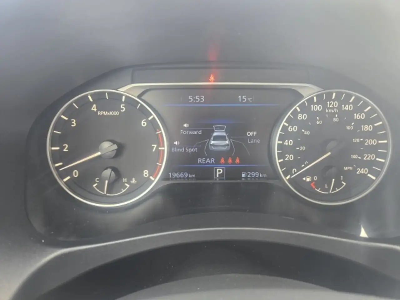 Nissan Altima снимка Nissan Altima