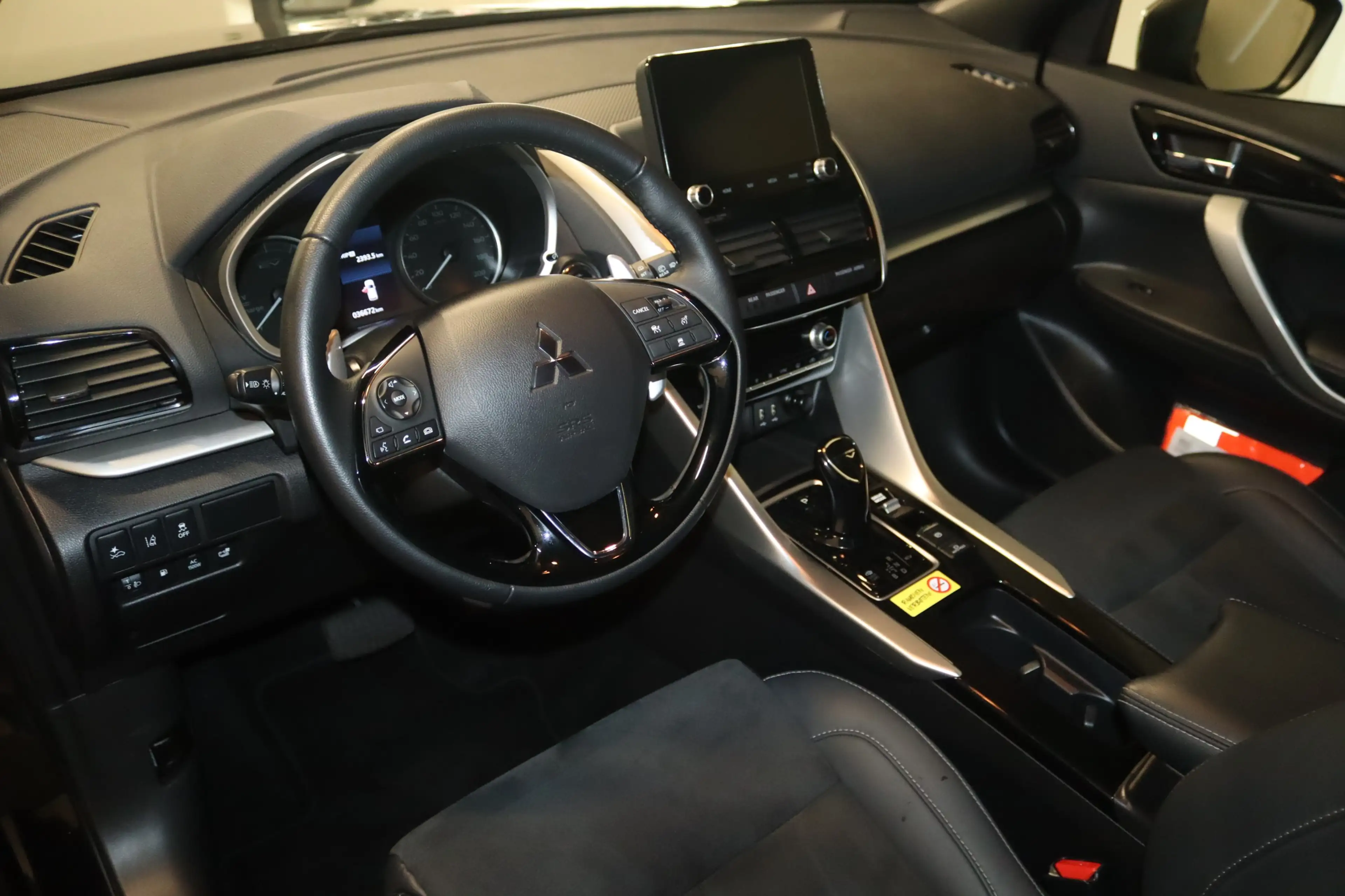Mitsubishi Eclipse Cross Plus Select 4WD-360°-LED-4xSHZ-NAV — photo 9