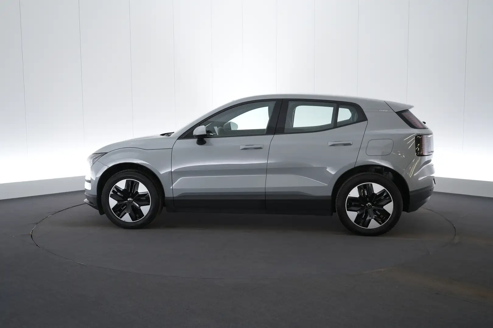 Volvo EX30 69 kWh Single Motor ER Core LED GPS PDC CAM BLIS Grijs - 2