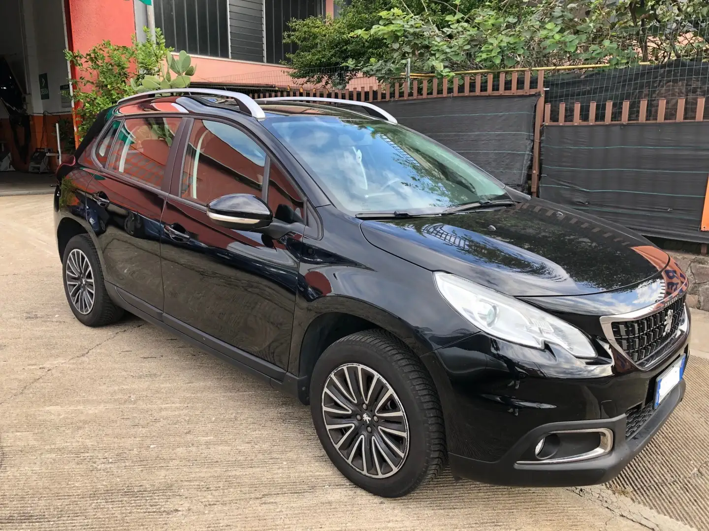 Peugeot 2008 BlueHDi 75 Access Nero - 1