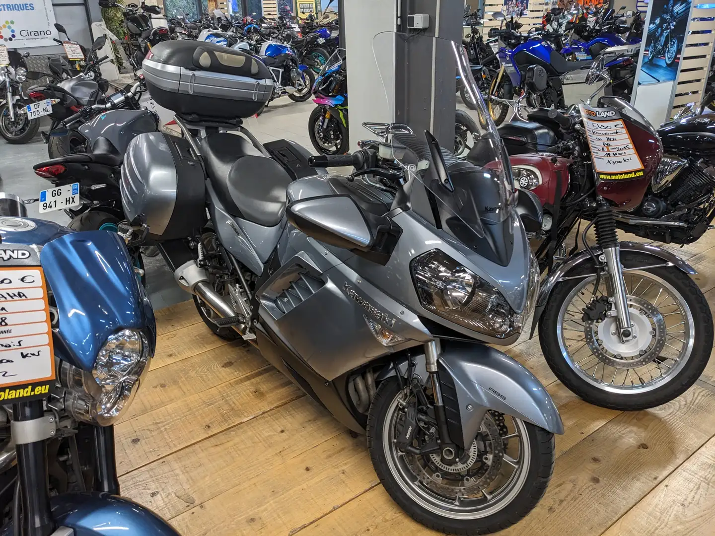 Kawasaki GTR 1400 Gris - 1