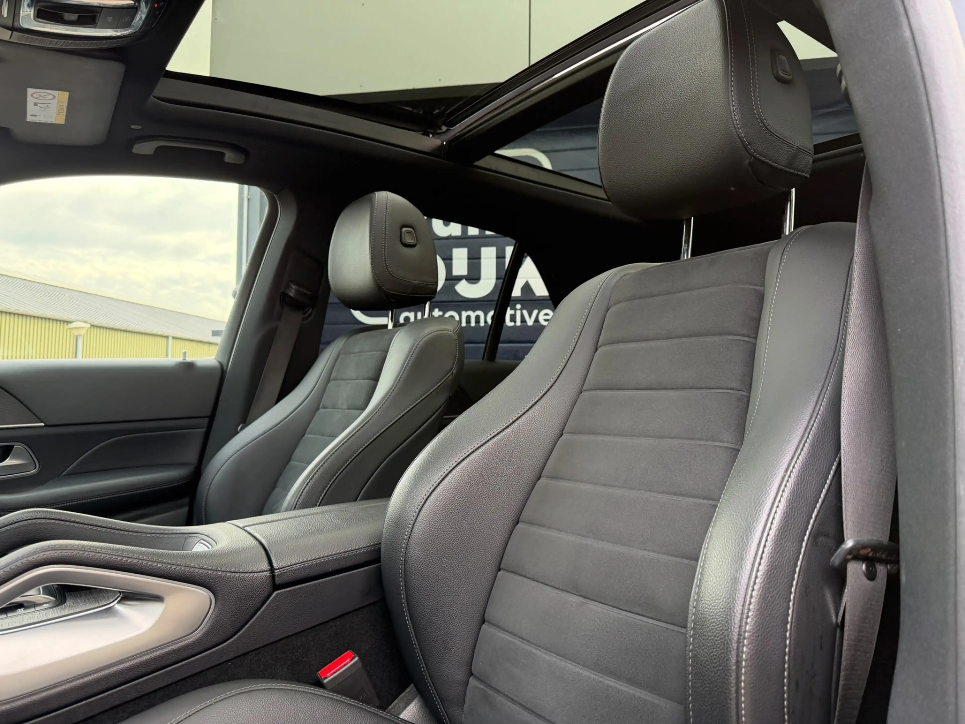 Mercedes-Benz GLE 350 e 4MATIC AMG Panoramadak Trekhaak Distronic + 20 i — photo 5