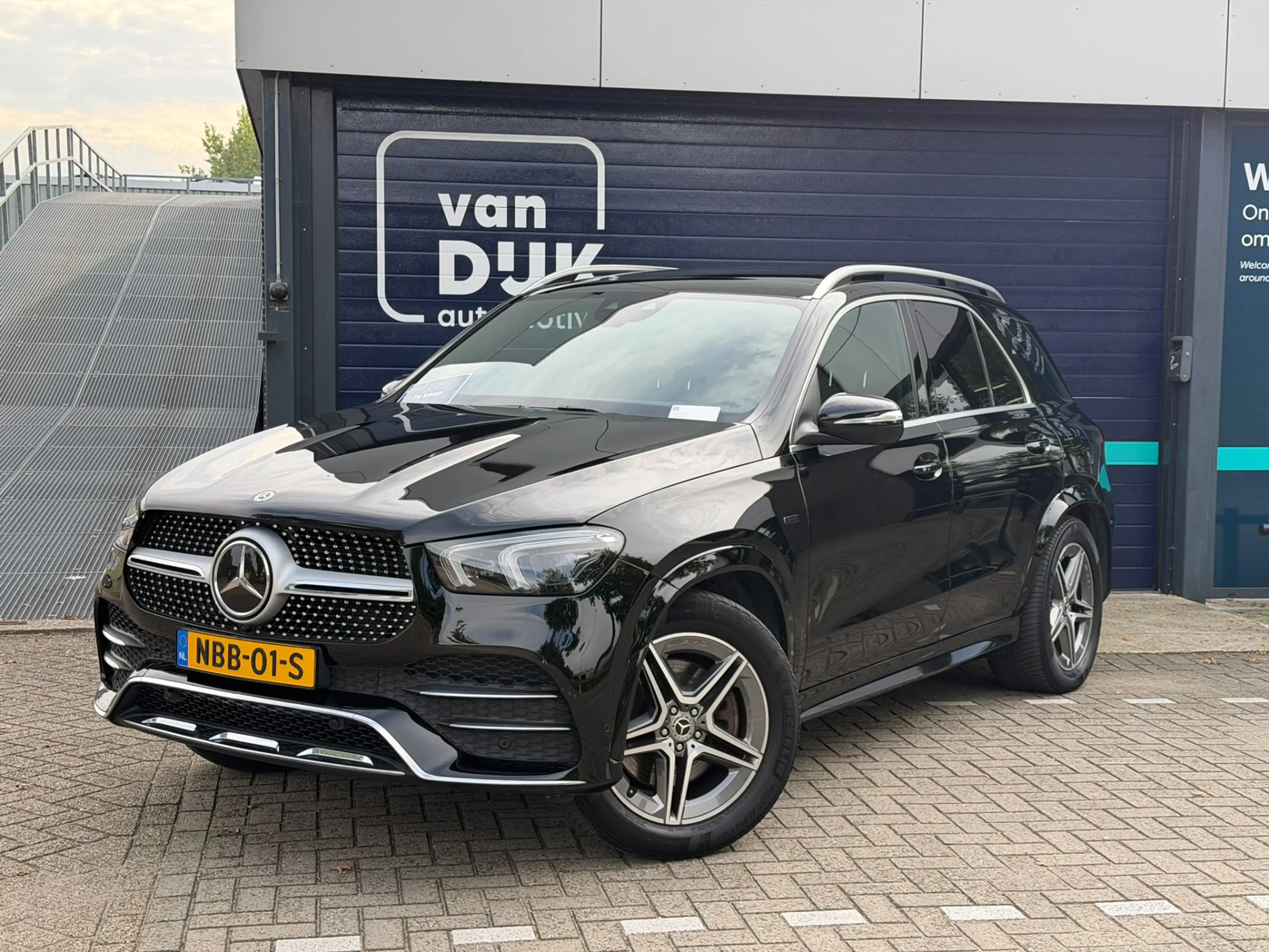 Mercedes-Benz GLE 350 e 4MATIC AMG Panoramadak Trekhaak Distronic + 20 i