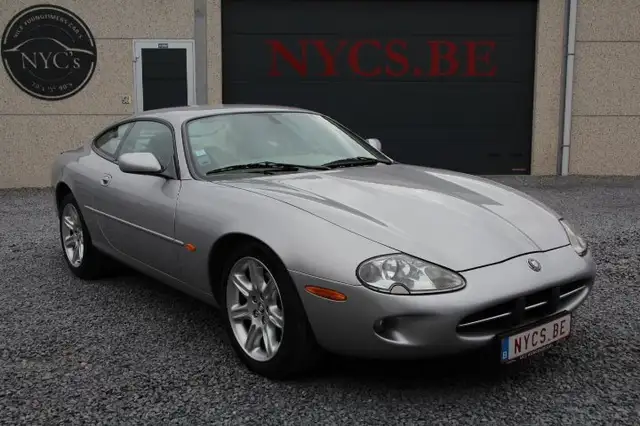 Jaguar XK8 4.0L V8 Coupé-A saisir